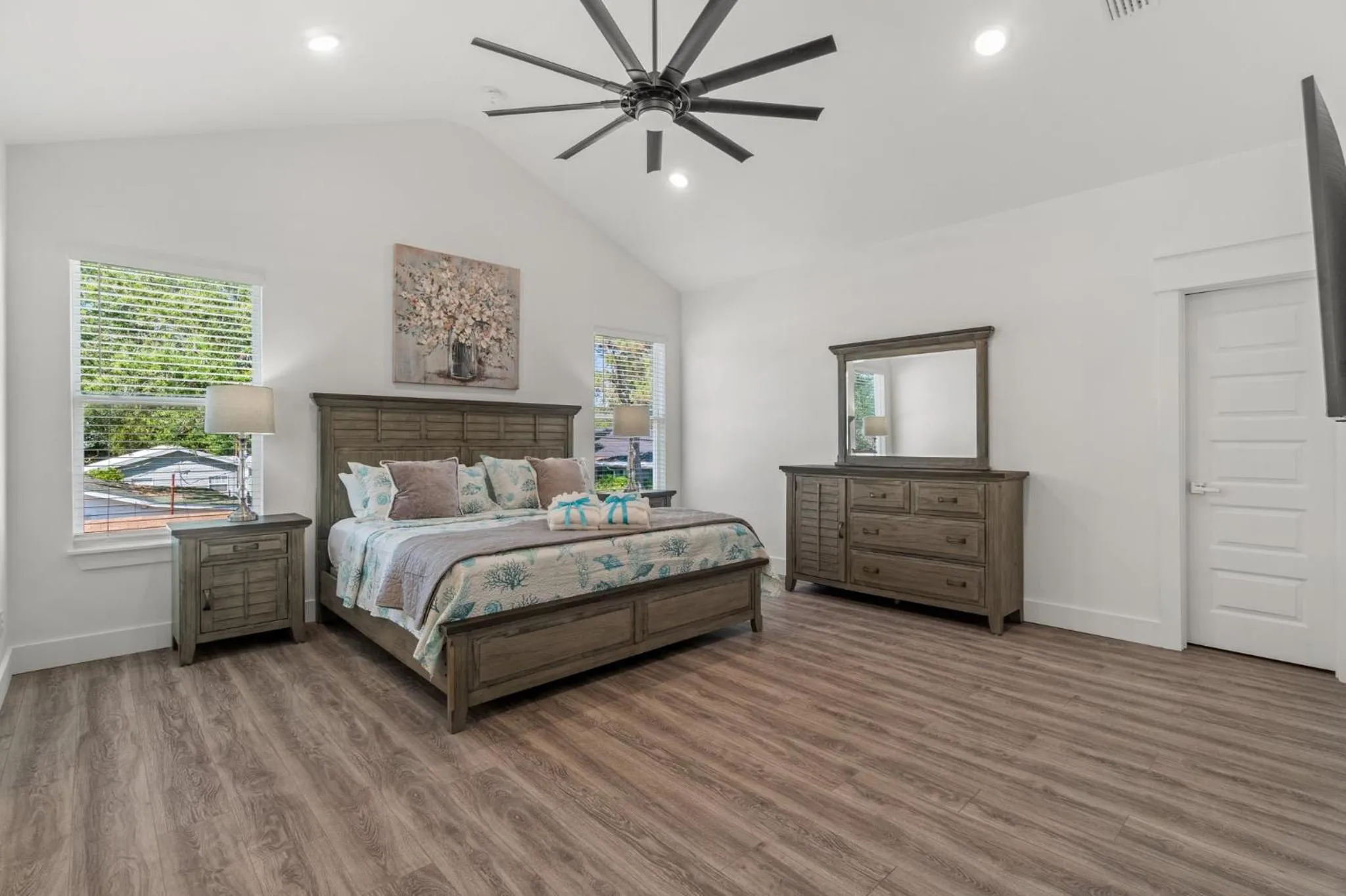 Bed in 20206 First Ave