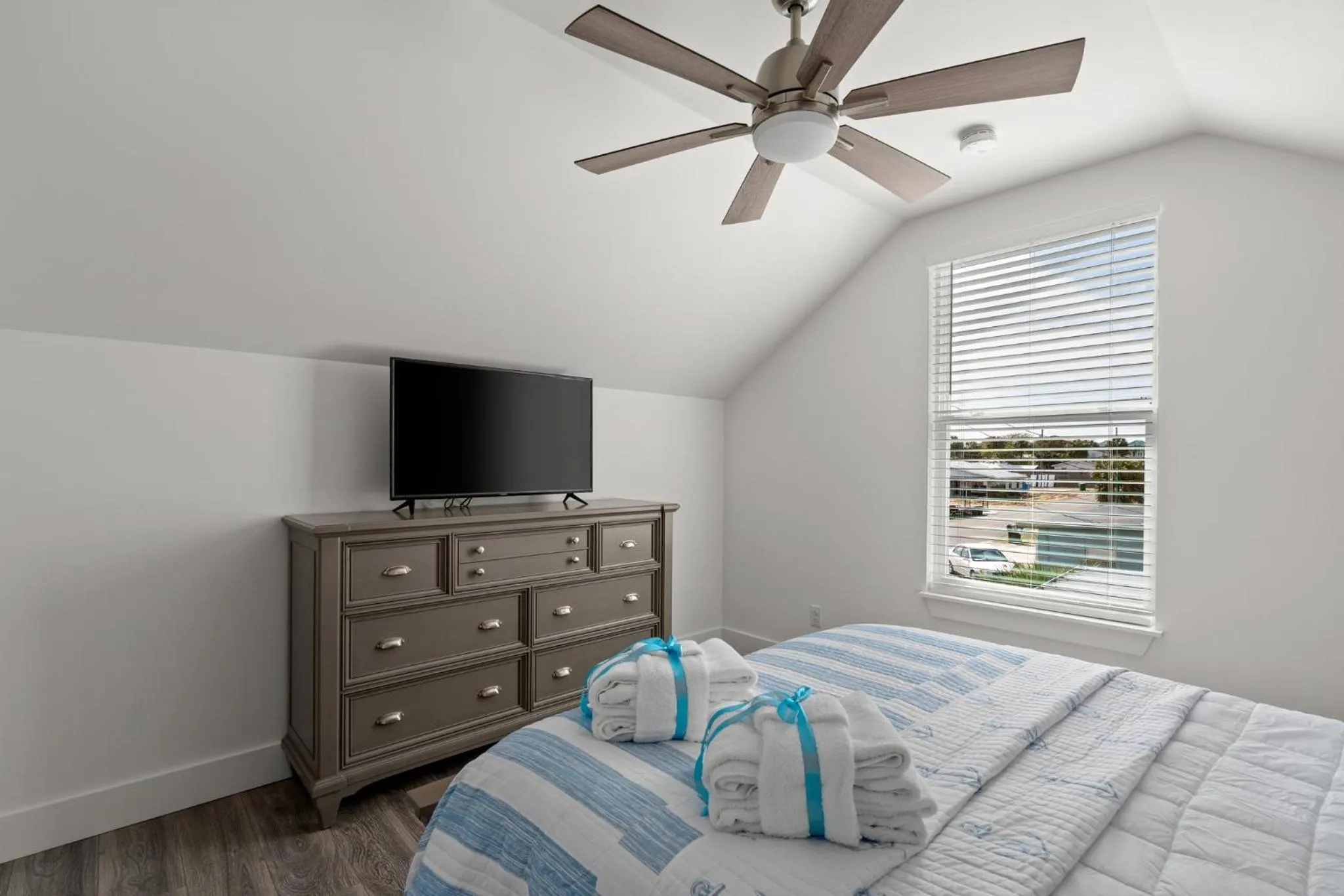 Living room, Bed in 20206 First Ave