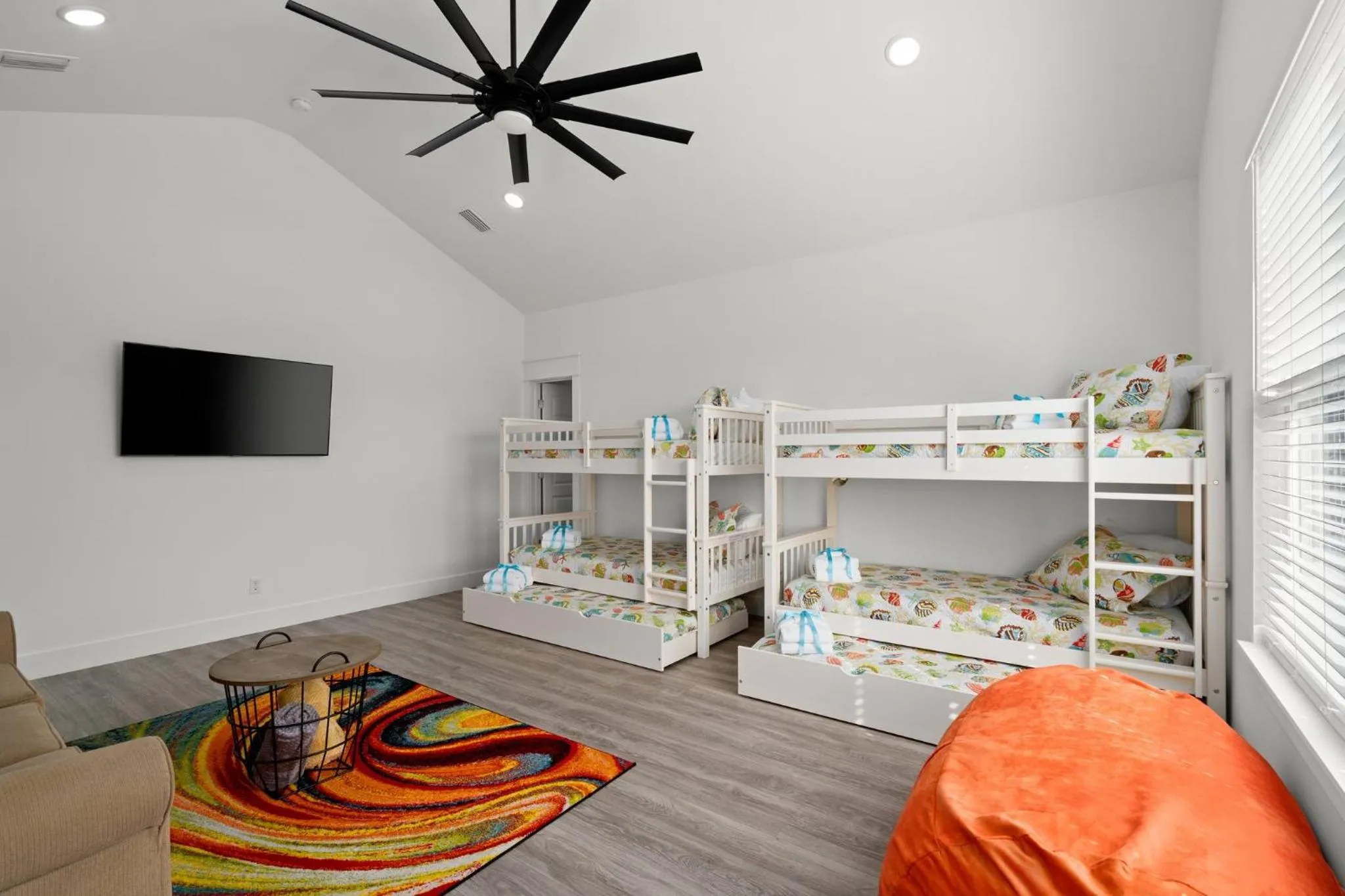 Living room, Bed in 20206 First Ave