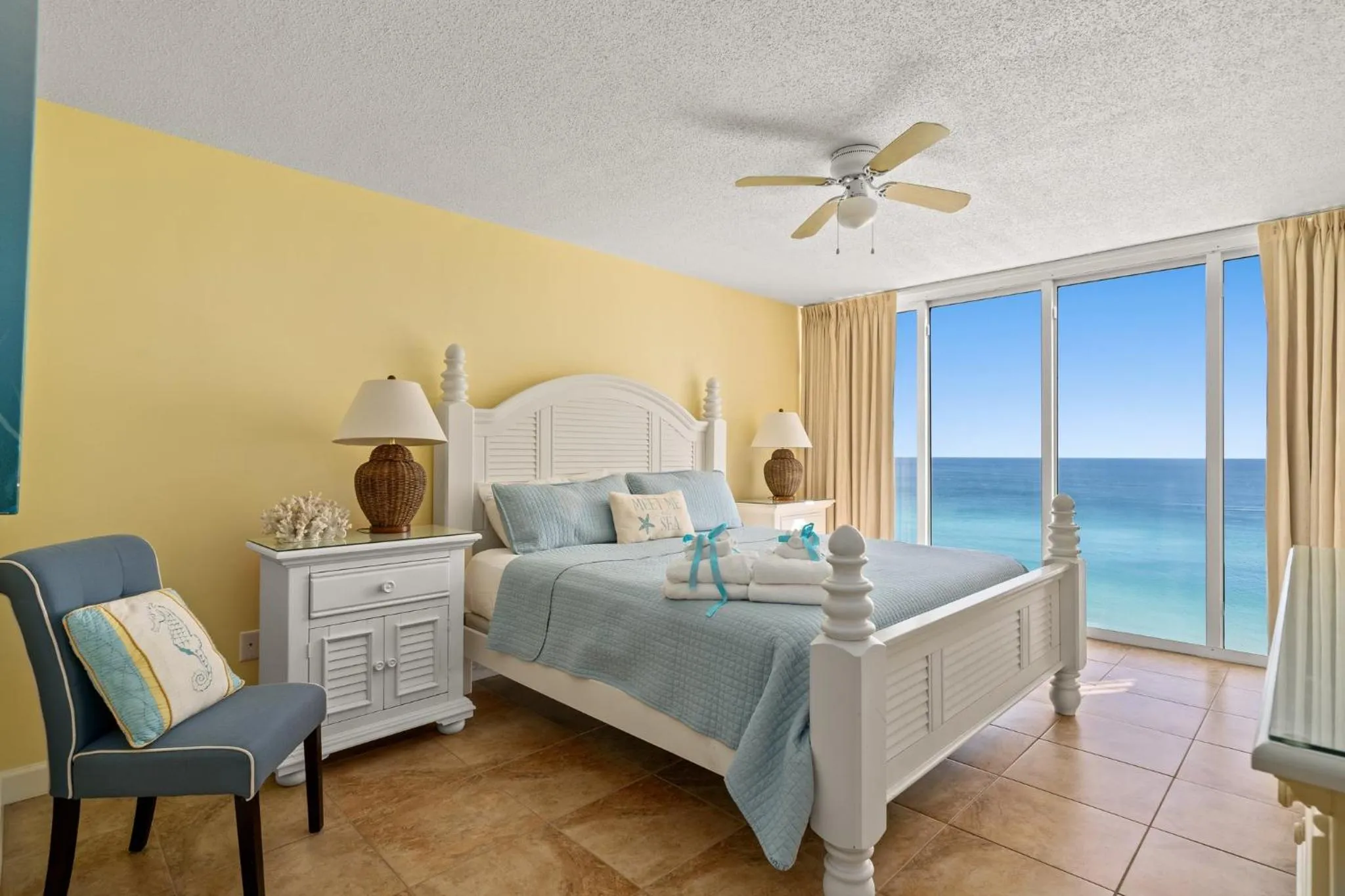 Bed in Beautiful Long Beach Condo unit 1-1206! TWO Gulf Masters!