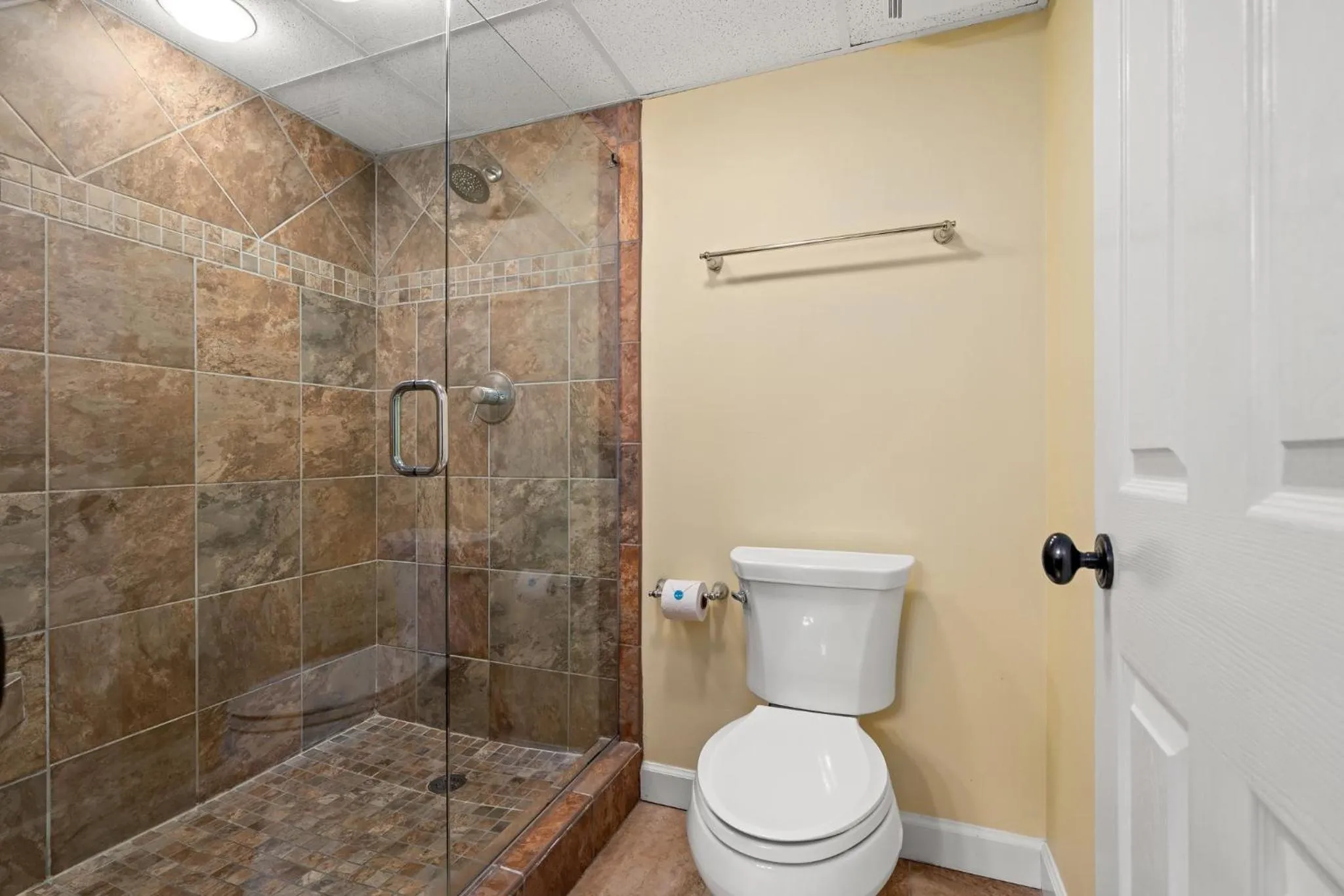 Photo of the whole room in Beautiful Long Beach Condo unit 1-1206! TWO Gulf Masters!