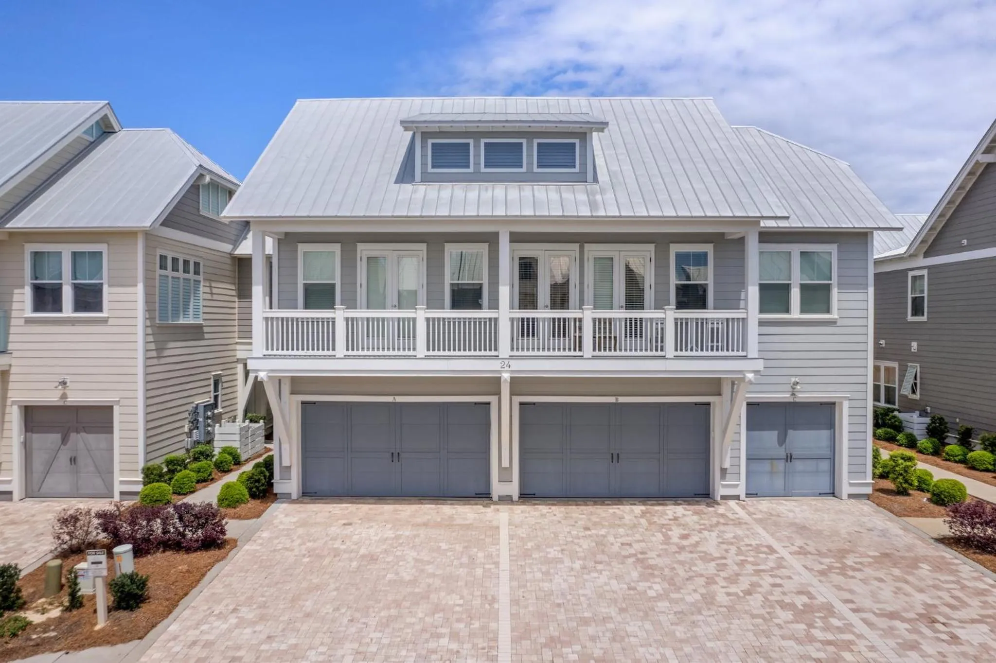 Parking in 24 York Lane | Edgewater Escape