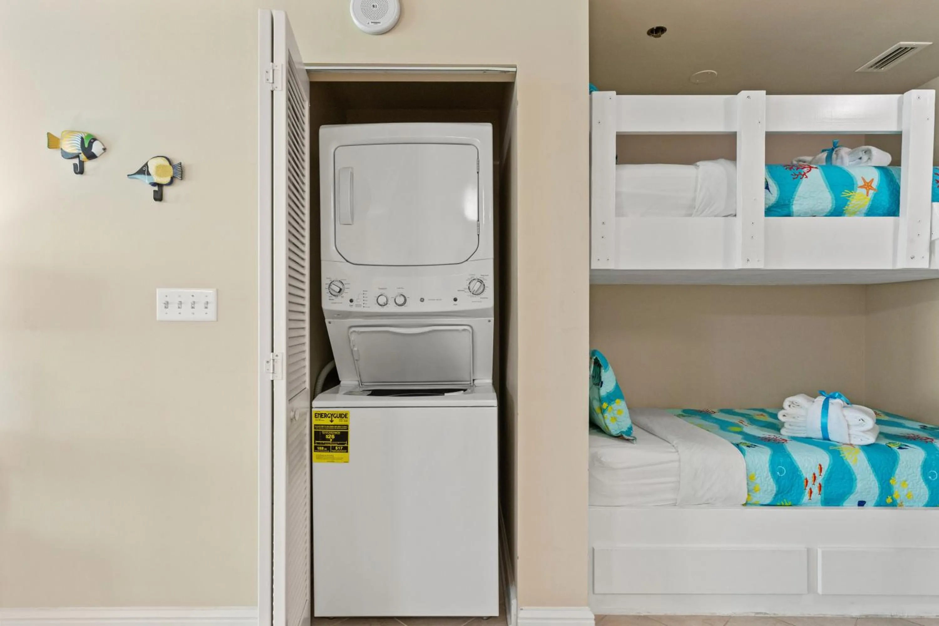 Beautiful 5th Floor Aqua Resort unit with direct Ocean Views, Sleeps 8!