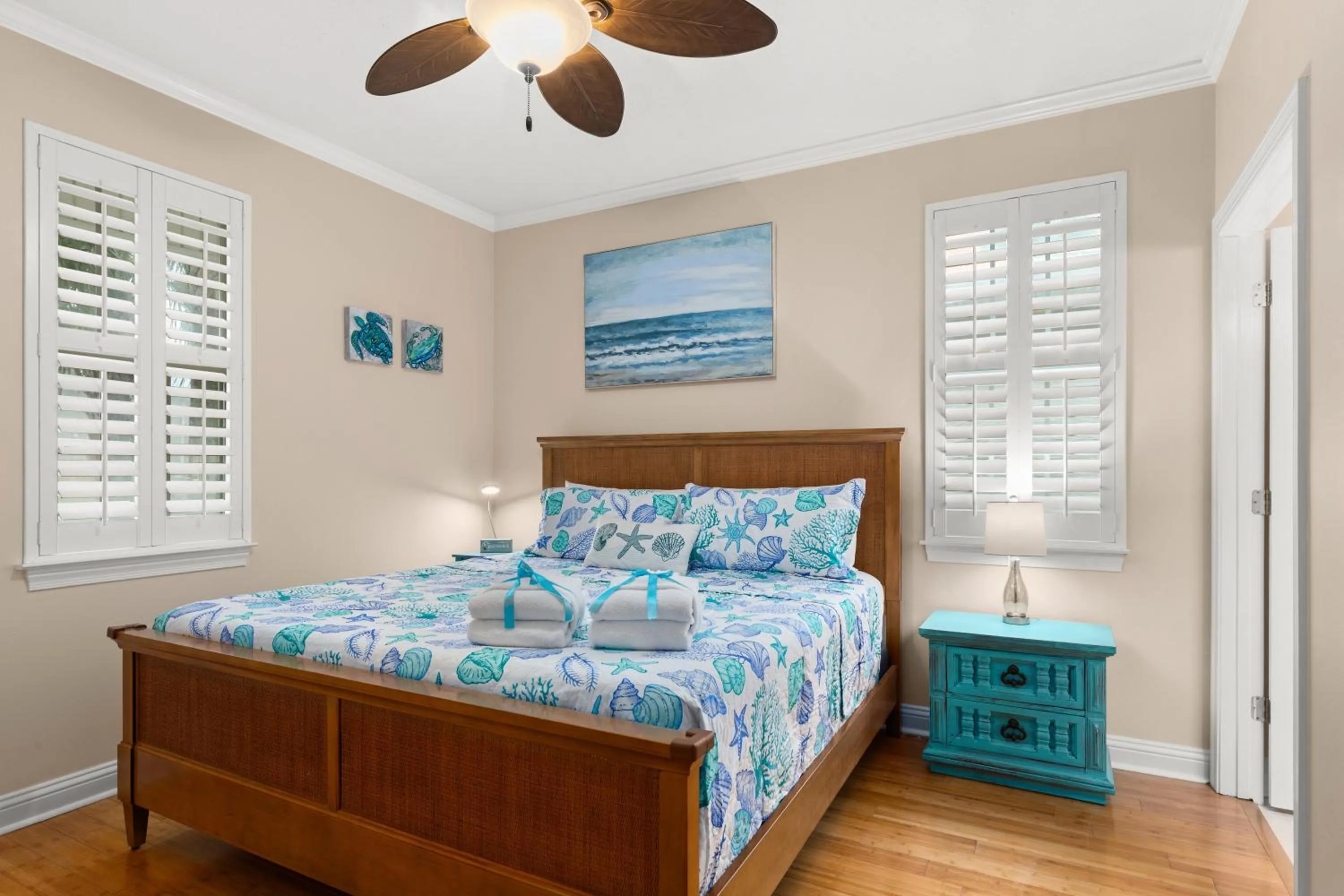 Bed in Expertly Decorated Family Home, Steps to Beach w/ a Private Heated Pool & Spa!