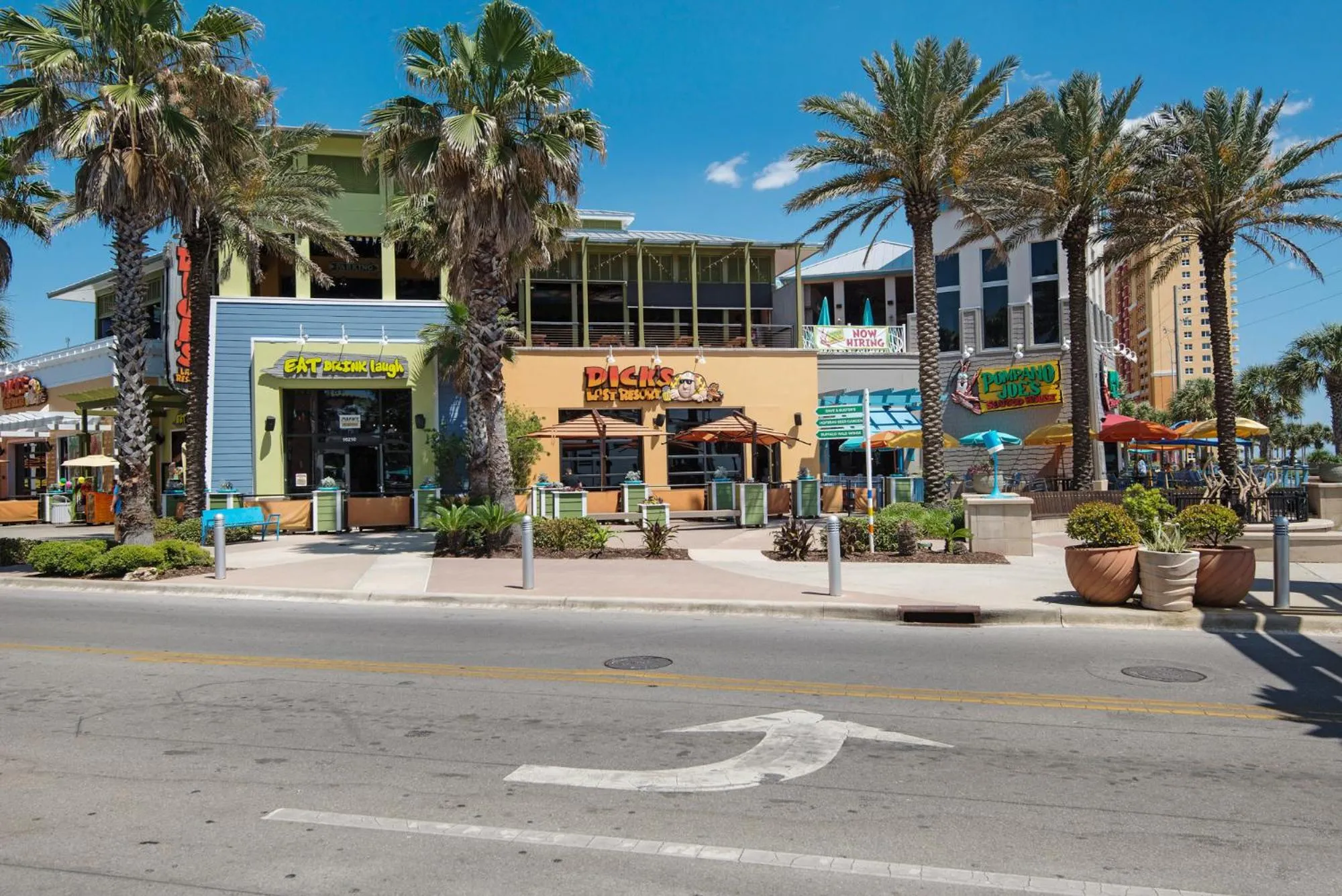 Expertly Decorated Family Home, Steps to Beach w/ a Private Heated Pool & Spa!