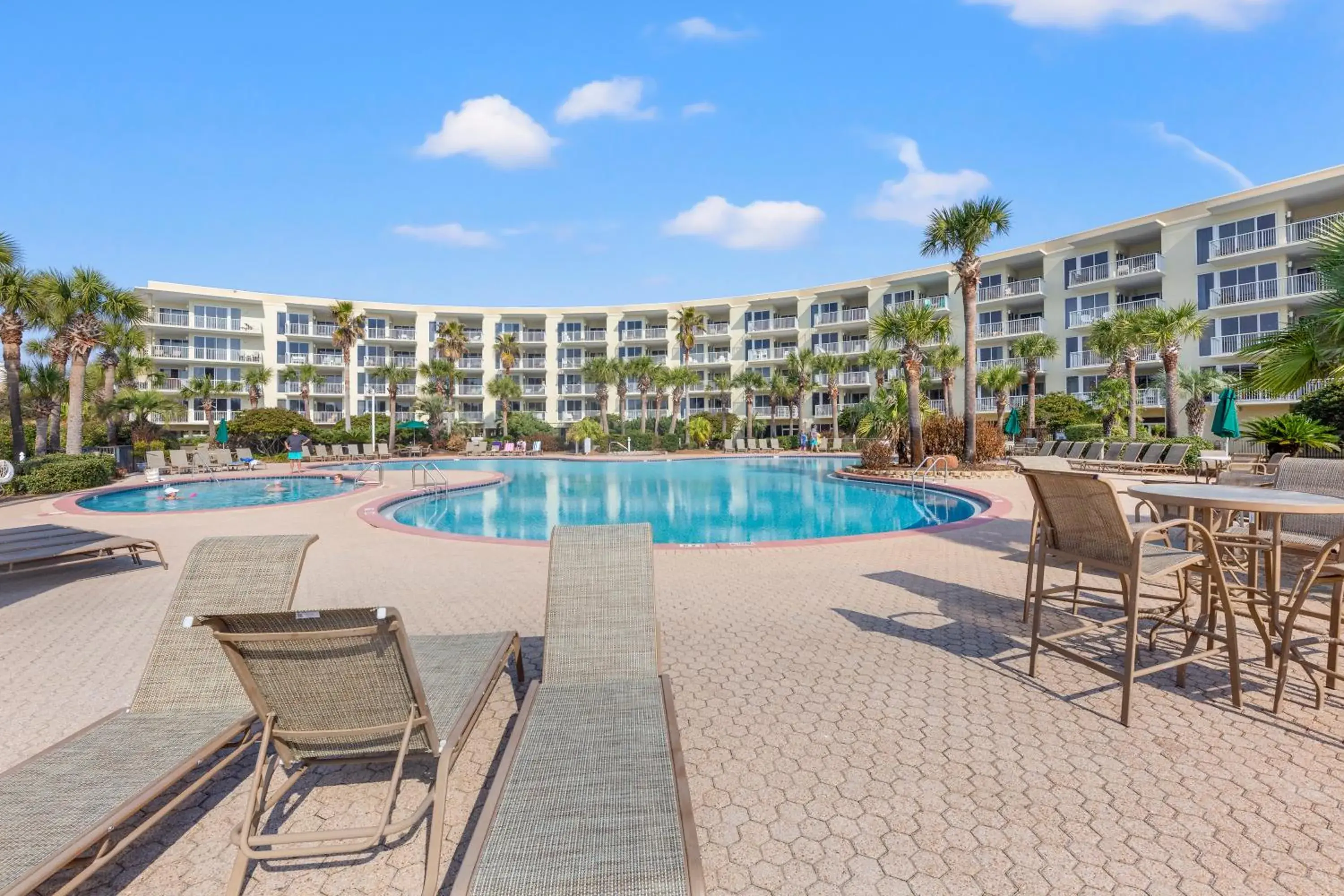 NEWLY RENOVATED! Breathtaking views! Fourth Floor! Pools! Grill! Beach Chairs NEWLY RENOVATED! Breathtaking views! Fourth Floor! Pools! Grill! Beach Chairs