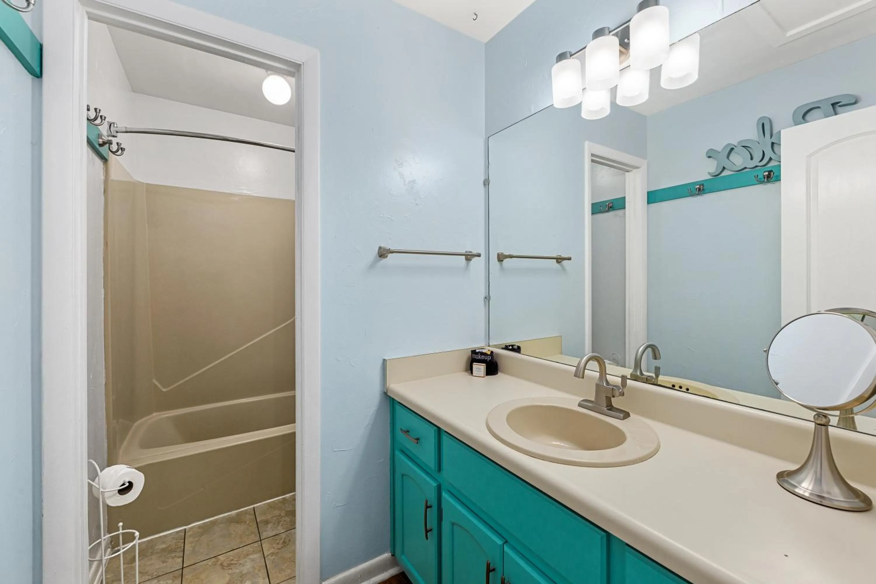 Bathroom in Short Walk to The Beach! Community Pool! Sleeps 6!