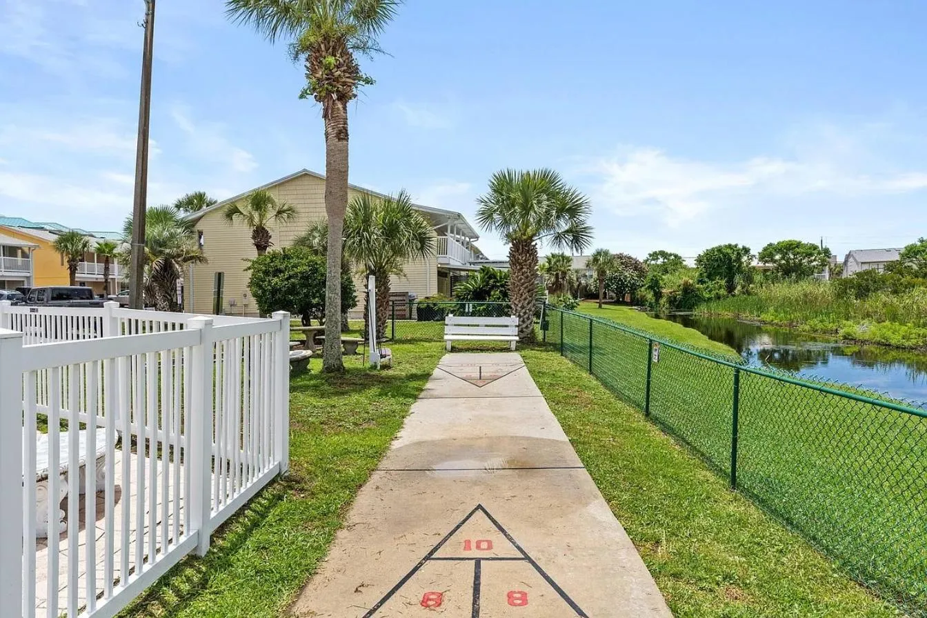 Other in Short Walk to The Beach! Community Pool! Sleeps 6!