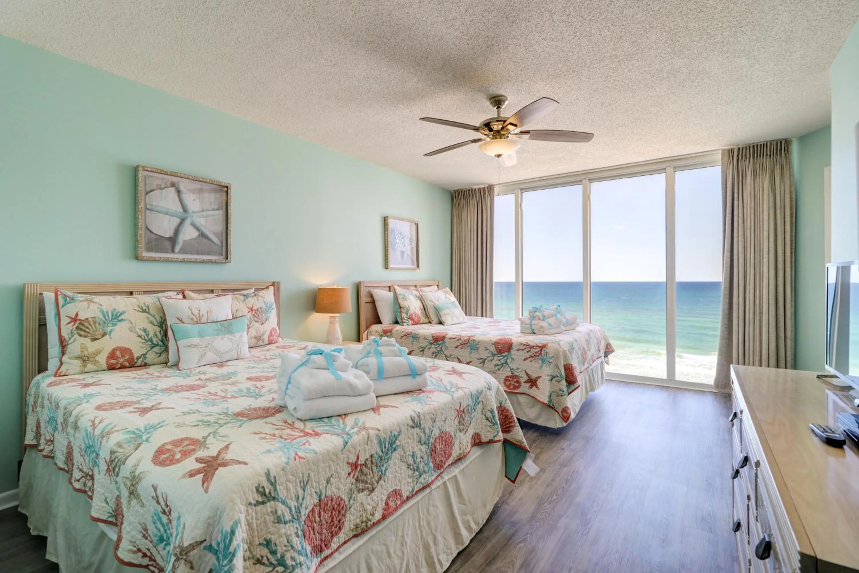 Bed in The Perfect Escape! Long Beach Resort-8th Floor-Gulf Front with AMAZING views