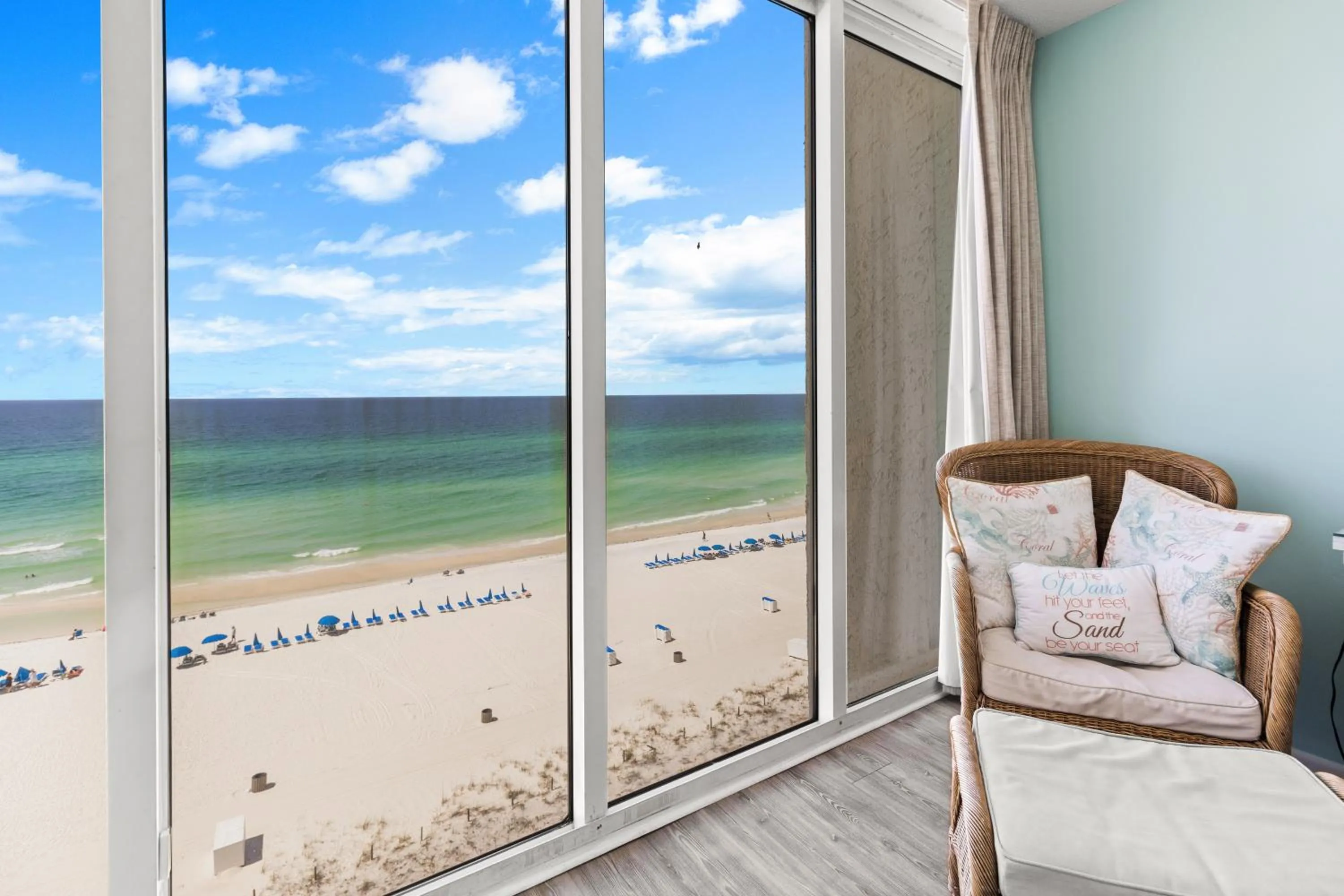 Bed in The Perfect Escape! Long Beach Resort-8th Floor-Gulf Front with AMAZING views