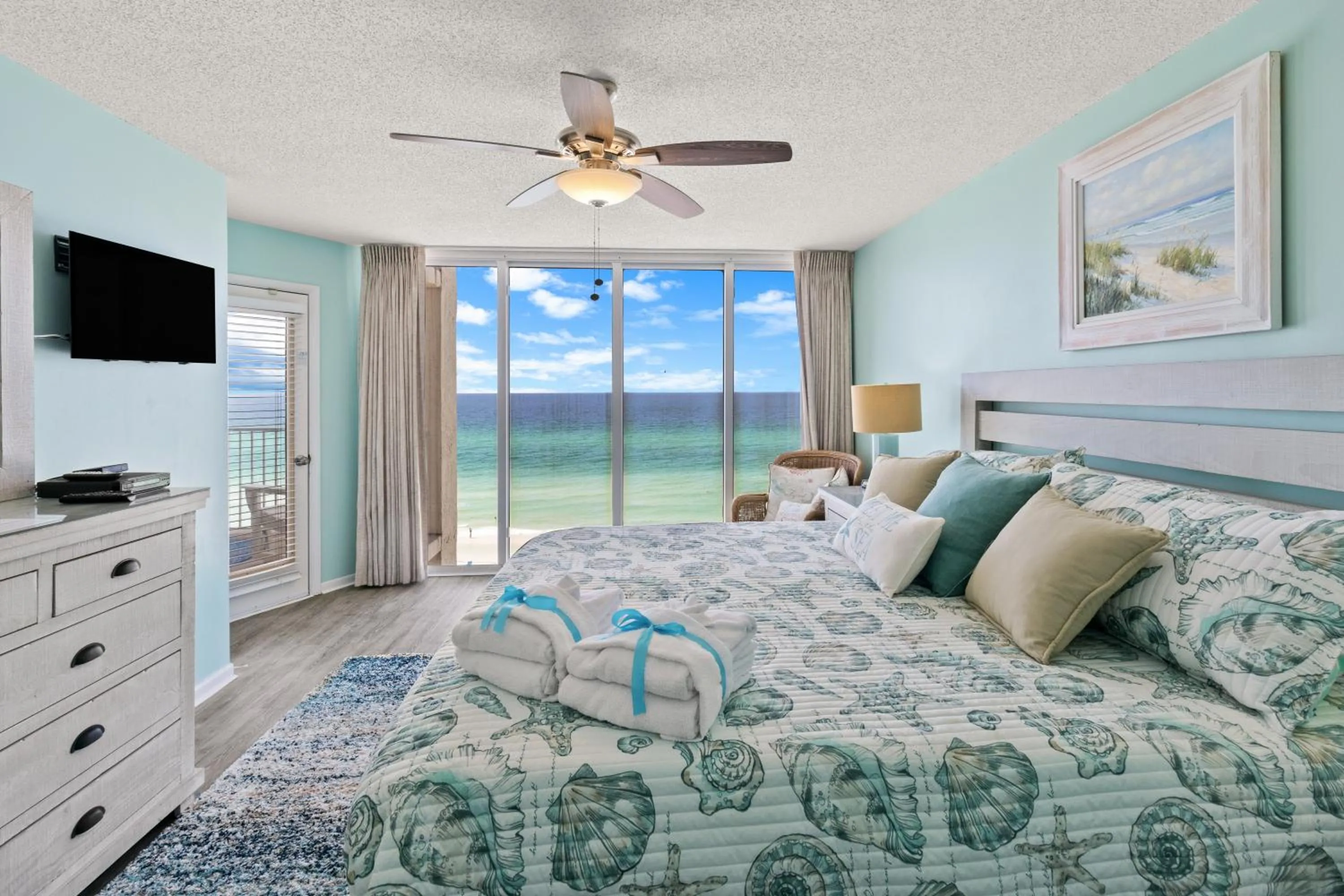 Bed in The Perfect Escape! Long Beach Resort-8th Floor-Gulf Front with AMAZING views