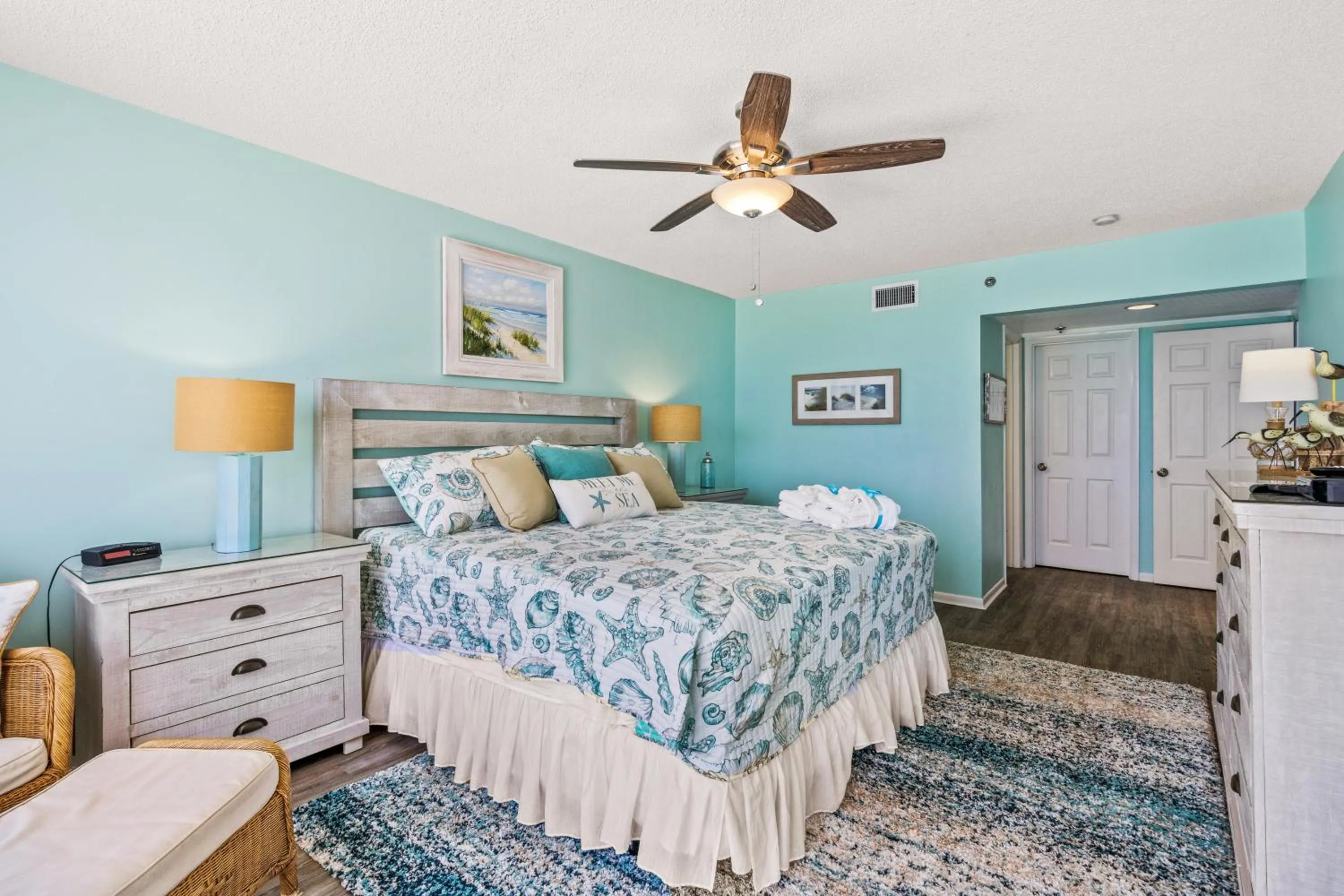 Bed in The Perfect Escape! Long Beach Resort-8th Floor-Gulf Front with AMAZING views