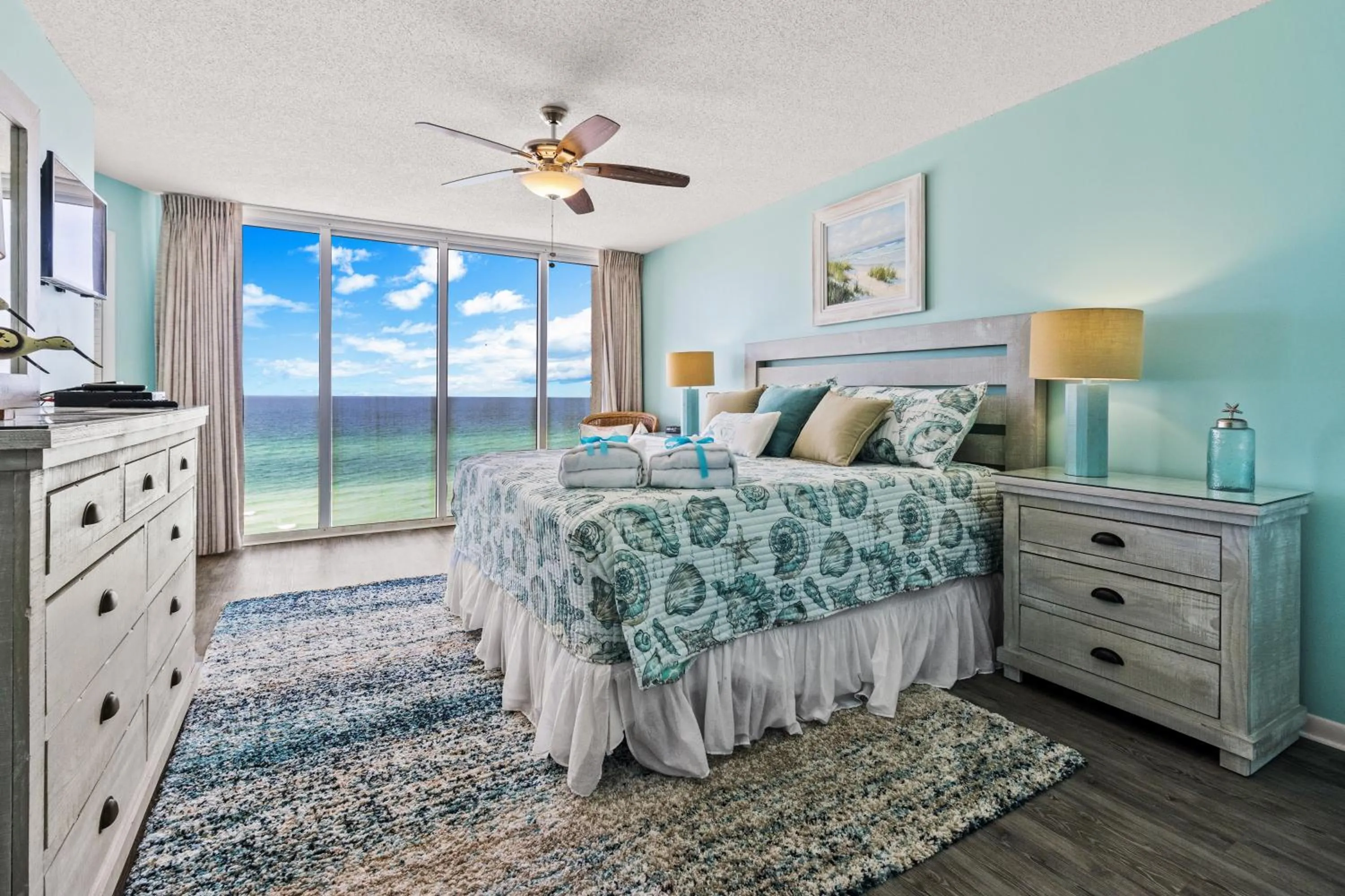 Bed in The Perfect Escape! Long Beach Resort-8th Floor-Gulf Front with AMAZING views