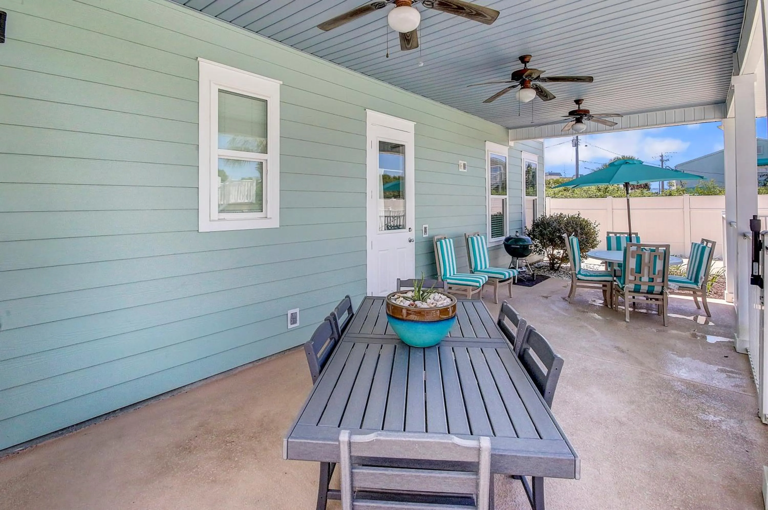 Property building in 5 Bed, 5 Bath Beach Home/Only a 3 Minute Walk To The Beach! SLEEPS 12