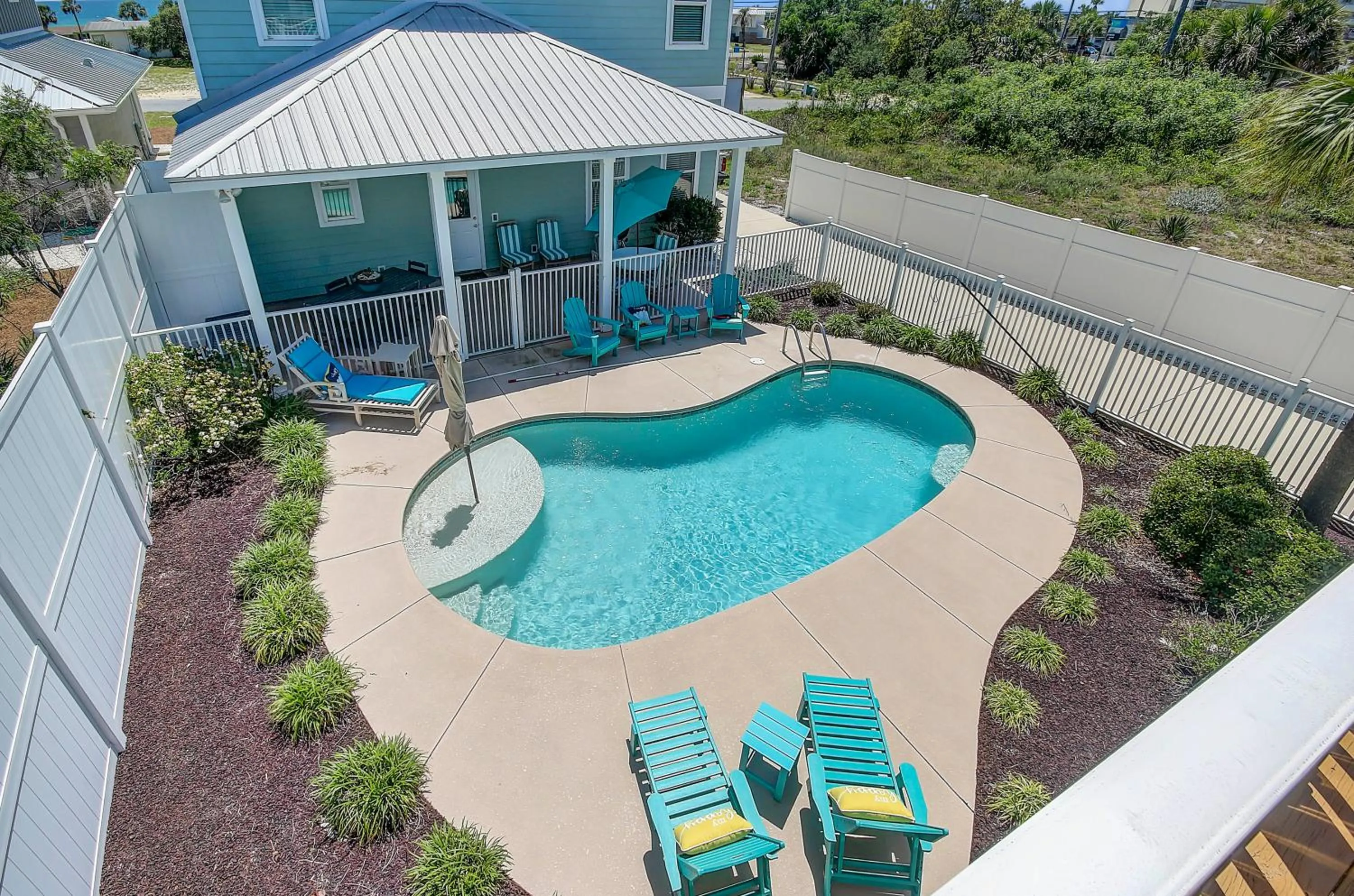 Swimming pool in 5 Bed, 5 Bath Beach Home/Only a 3 Minute Walk To The Beach! SLEEPS 12