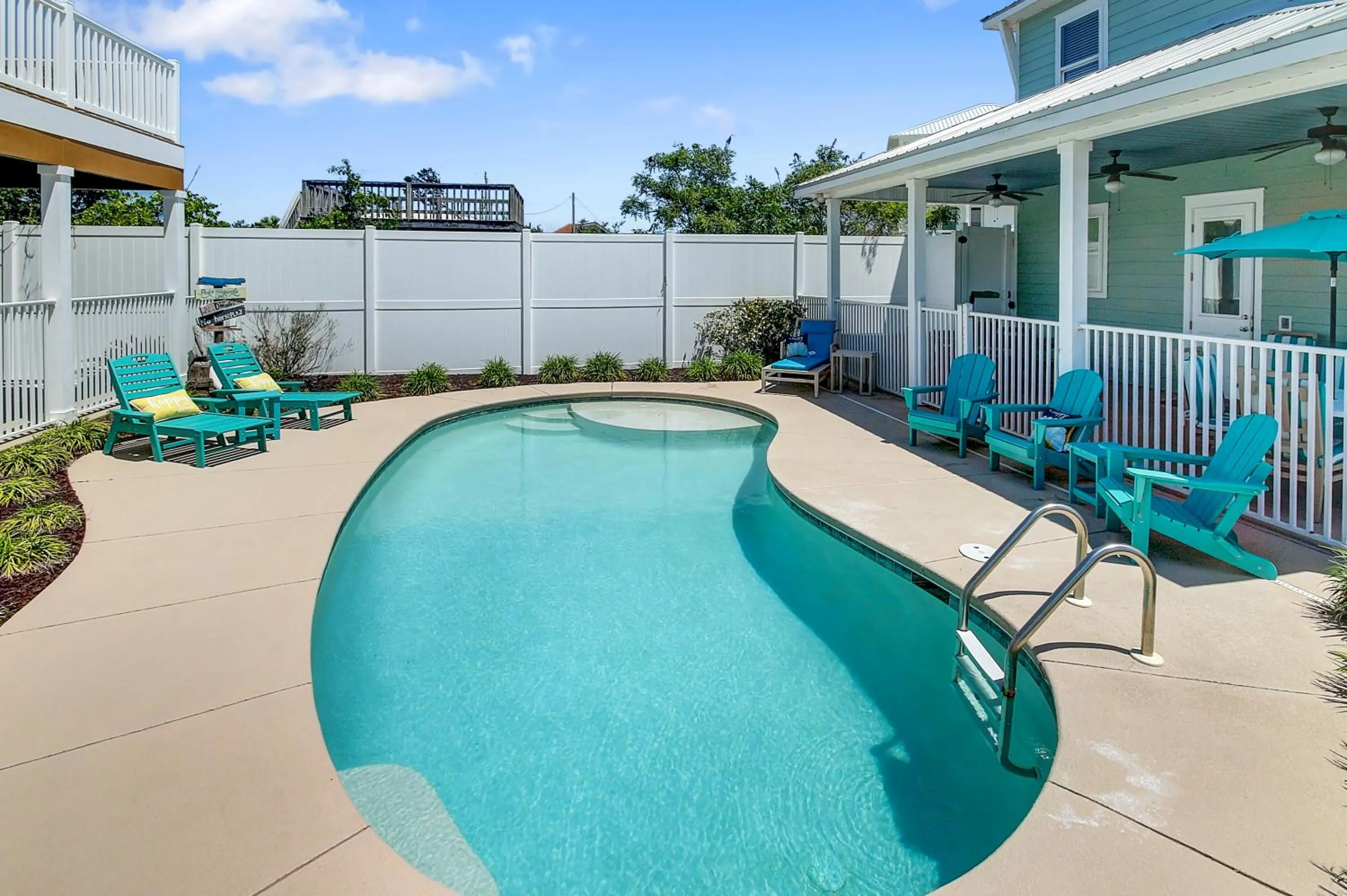 Swimming pool in 5 Bed, 5 Bath Beach Home/Only a 3 Minute Walk To The Beach! SLEEPS 12