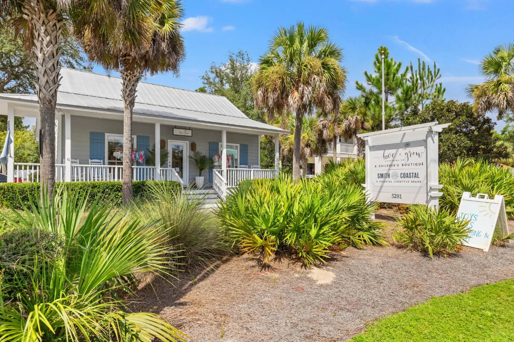 Property building in One Upon A Tide - Private Pool - Mother-In-Law Suite