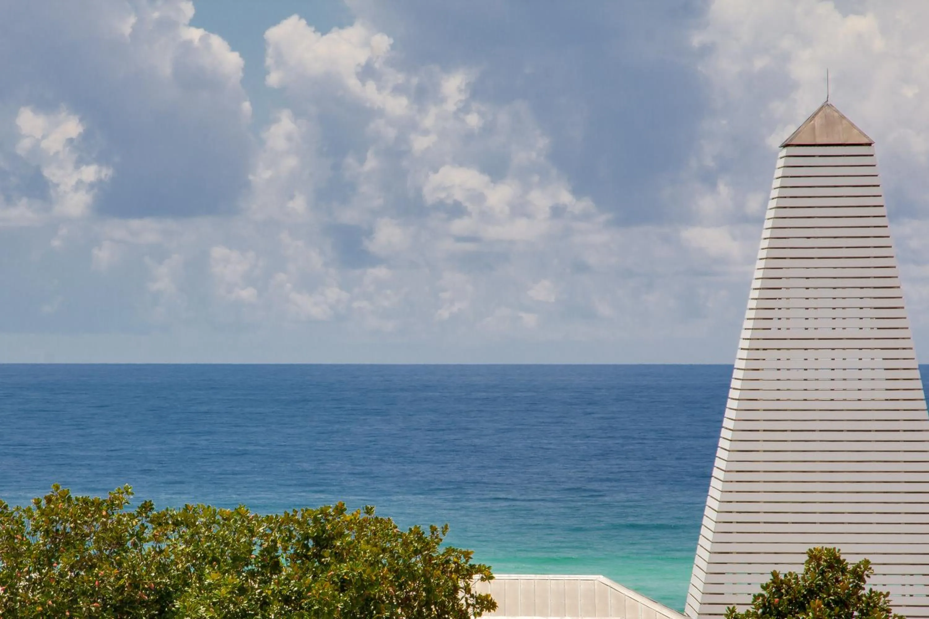 A Seaside Beauty! Book Now - Lot of Outdoor Living Space