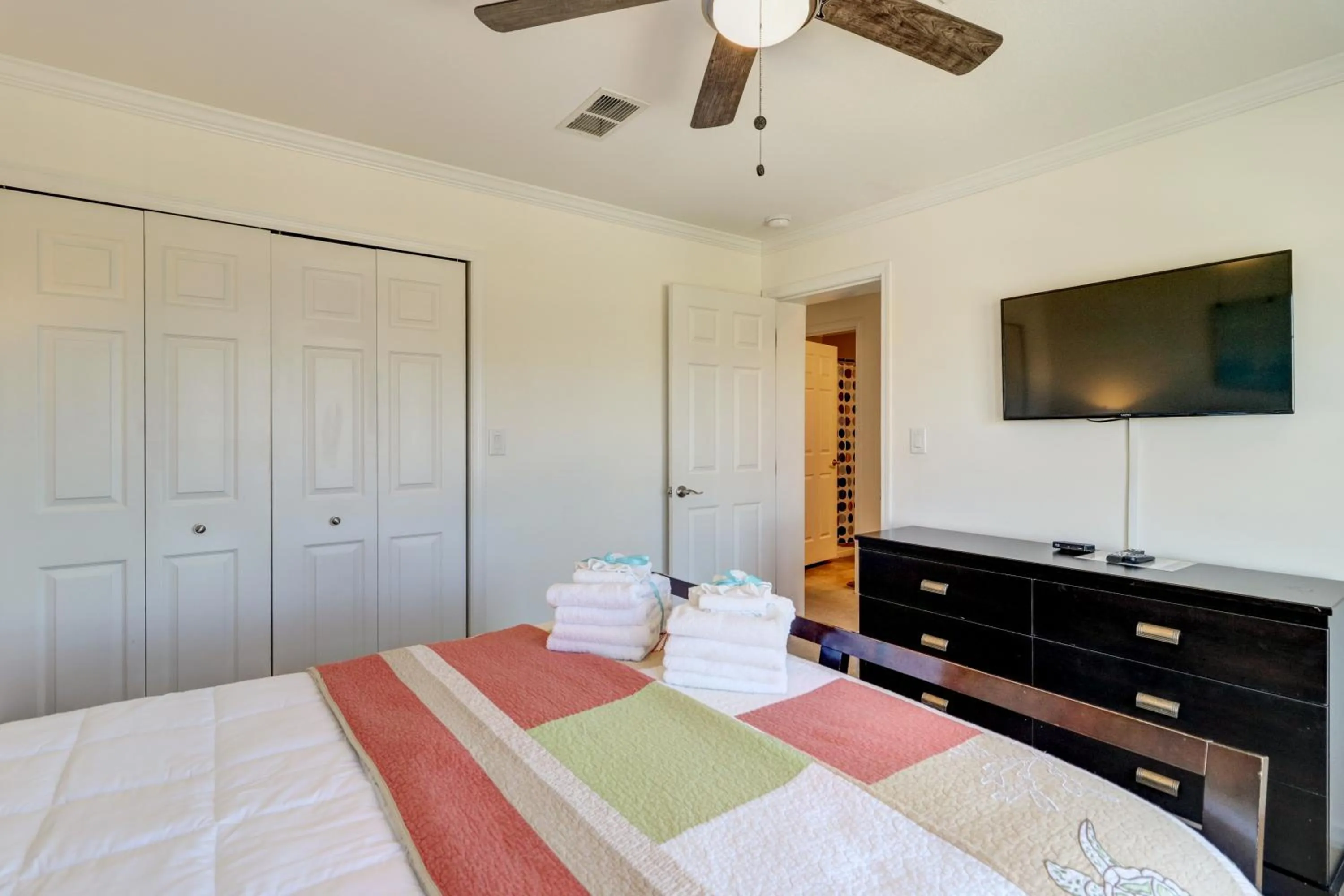 Other, Bed in Summer Dayz - Families Love It Here, Just Across from the Beach