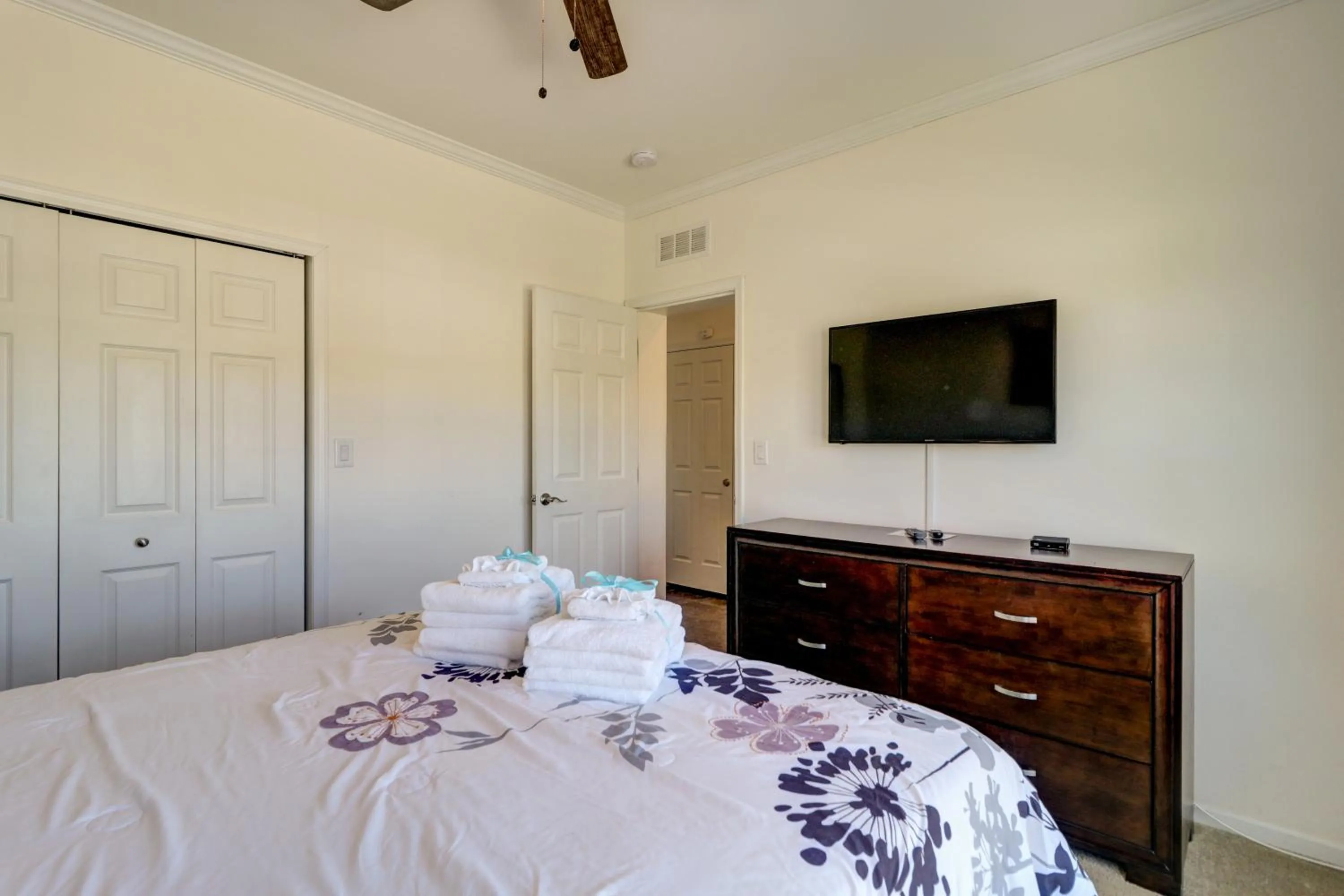 Summer Dayz - Families Love It Here, Just Across from the Beach