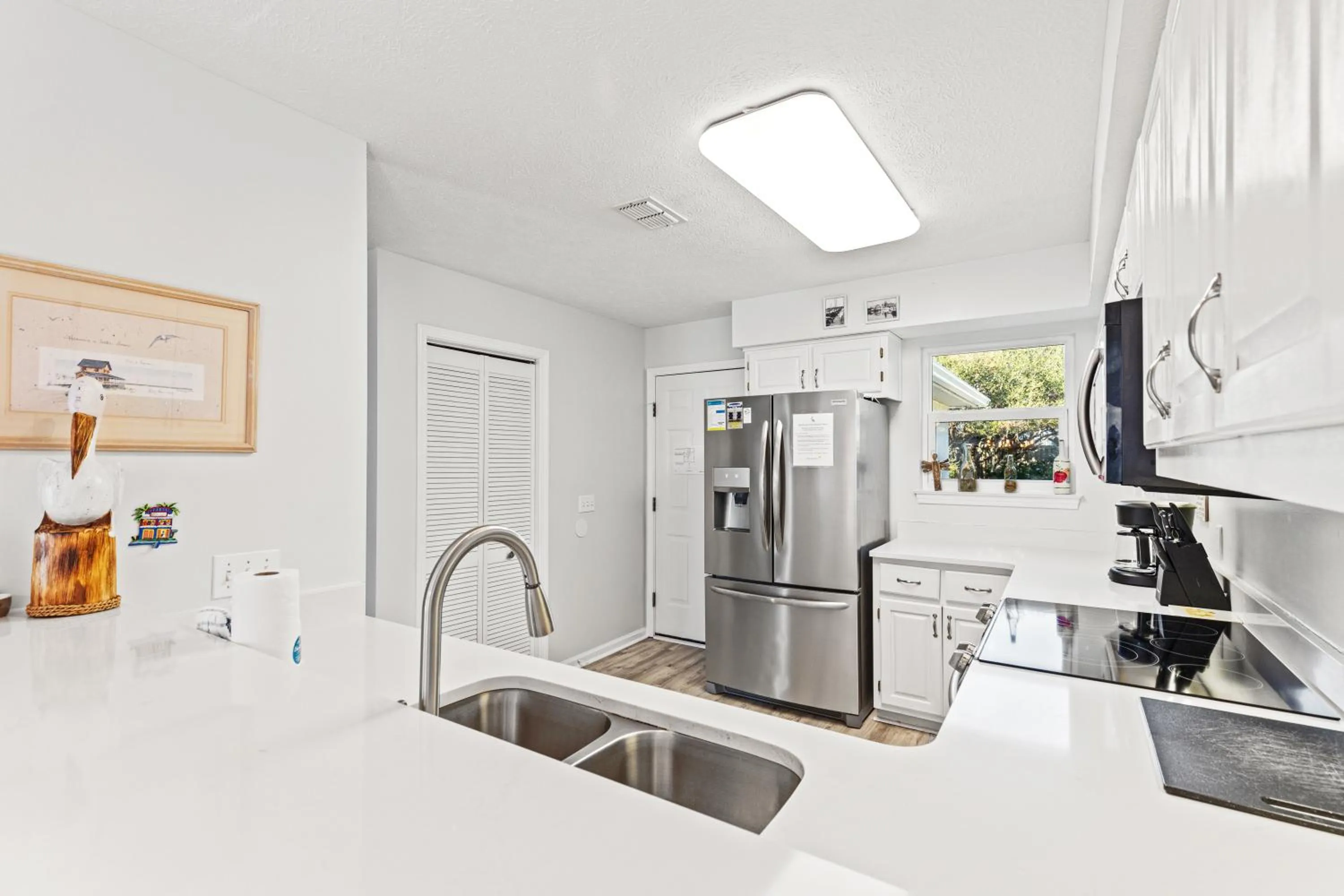 Kitchen or kitchenette in Vacation in This Gorgeous 2-Story Home! 3 BR 3 BA! Sleeps 8!