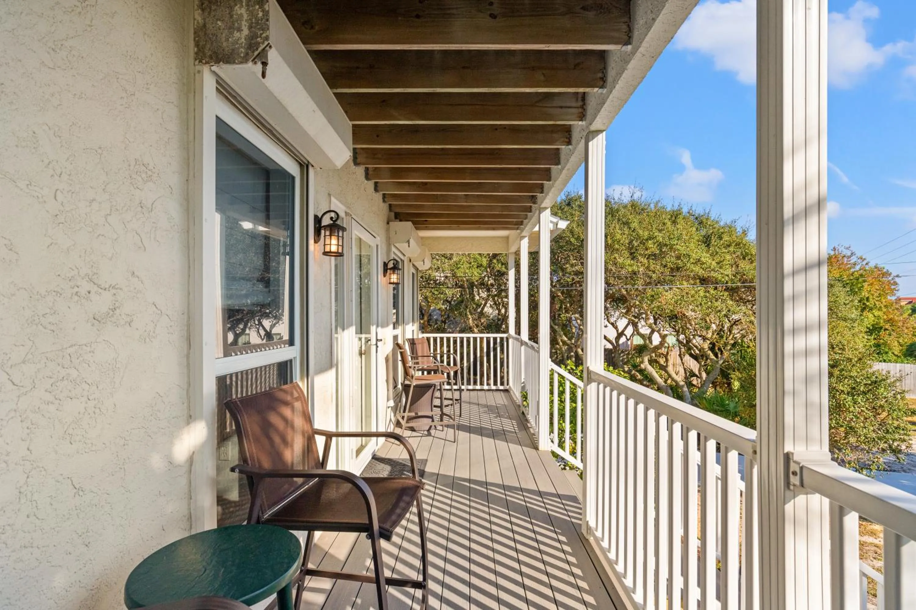 Property building in Vacation in This Gorgeous 2-Story Home! 3 BR 3 BA! Sleeps 8!