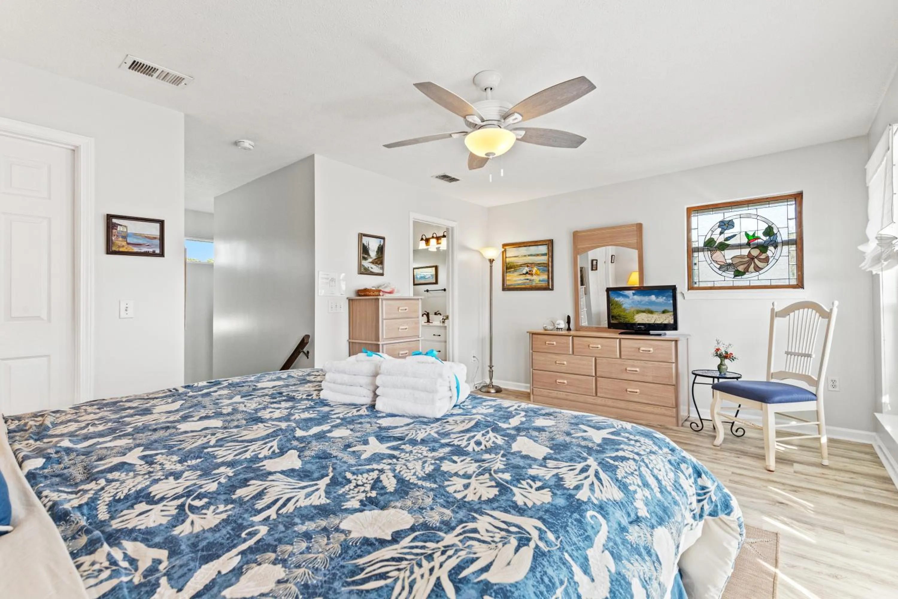 Bathroom, Bed in Vacation in This Gorgeous 2-Story Home! 3 BR 3 BA! Sleeps 8!