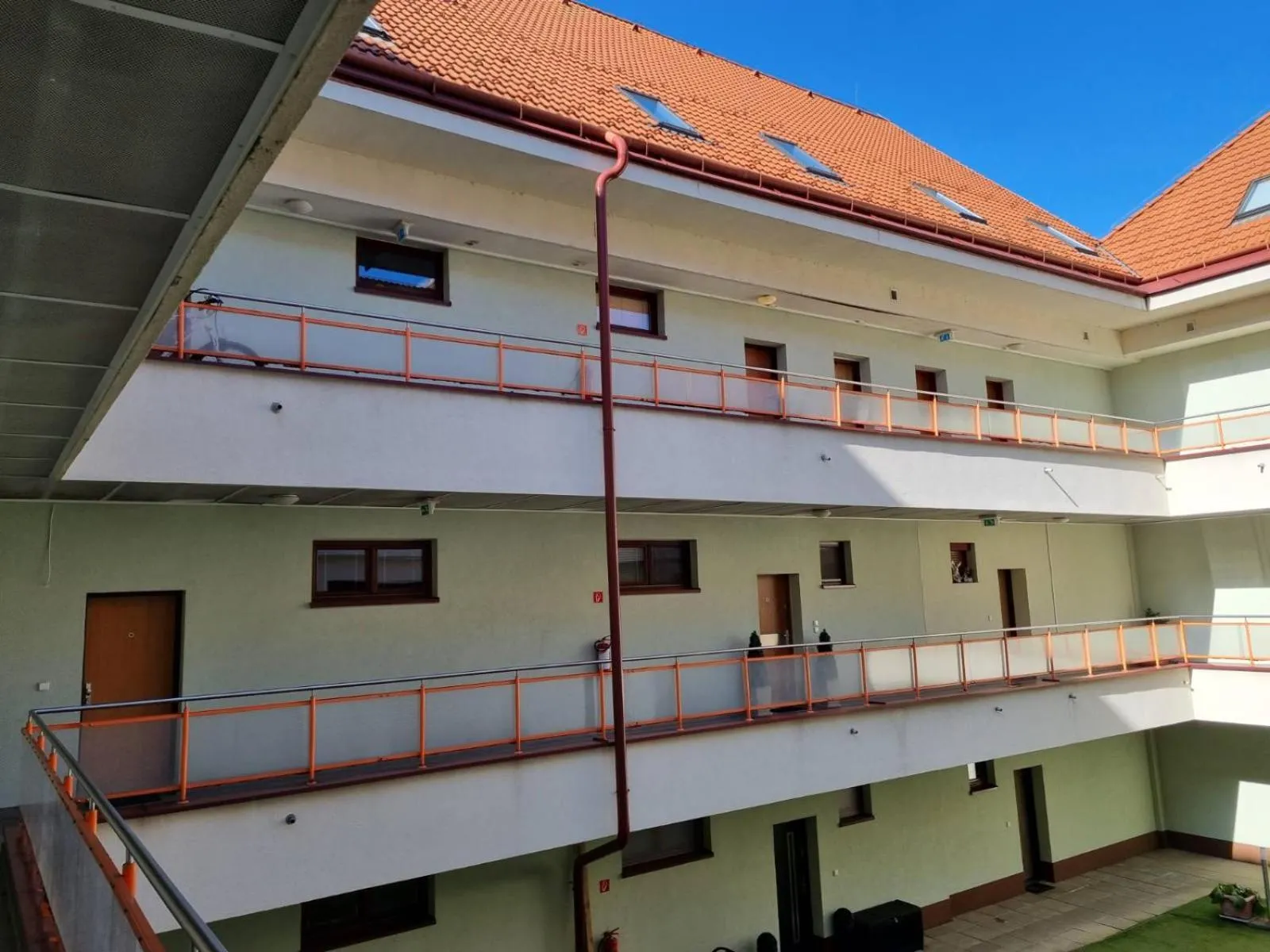 Property building in Central business apartment - FREE PARKING