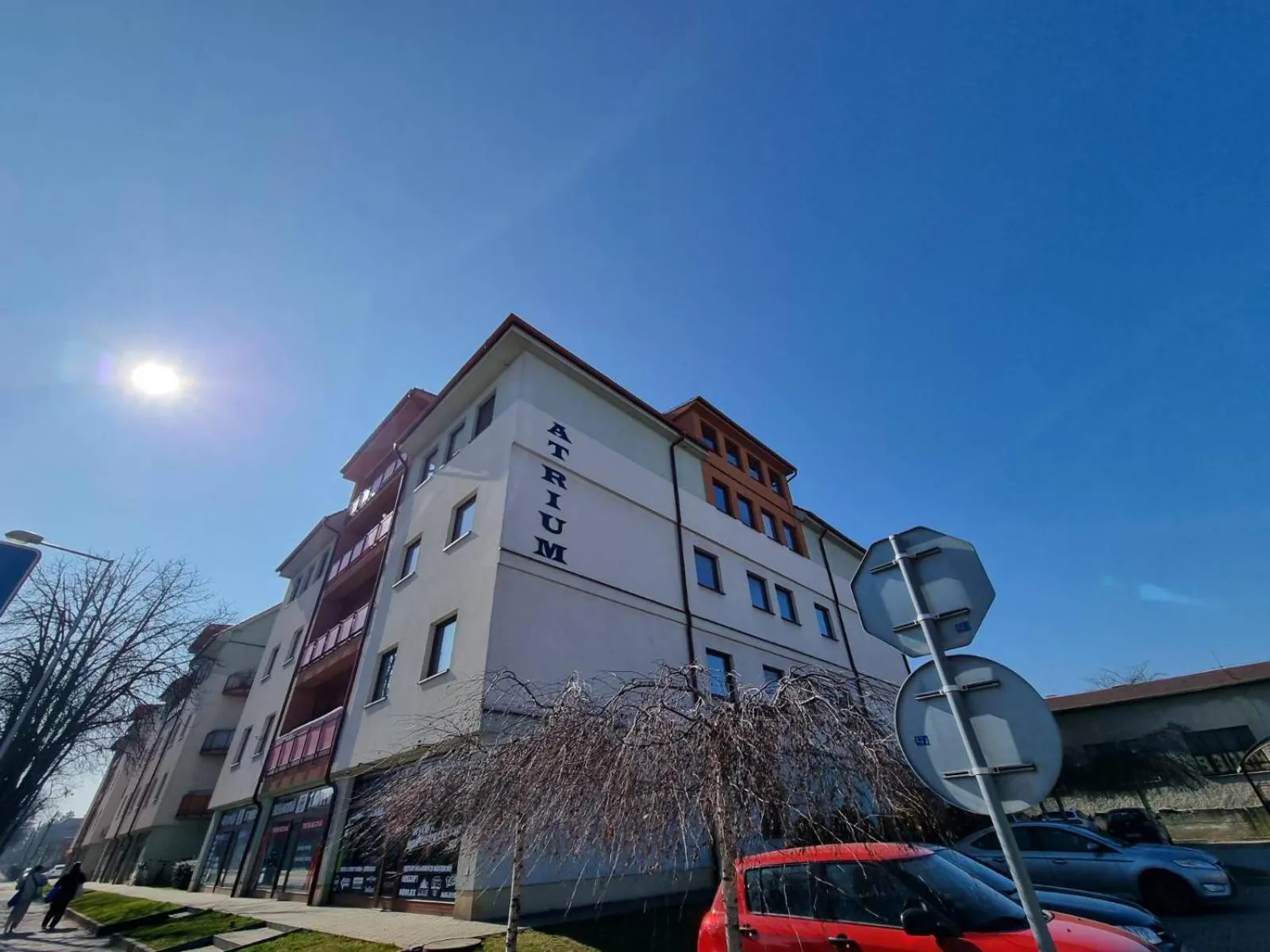 Neighbourhood in Central business apartment - FREE PARKING