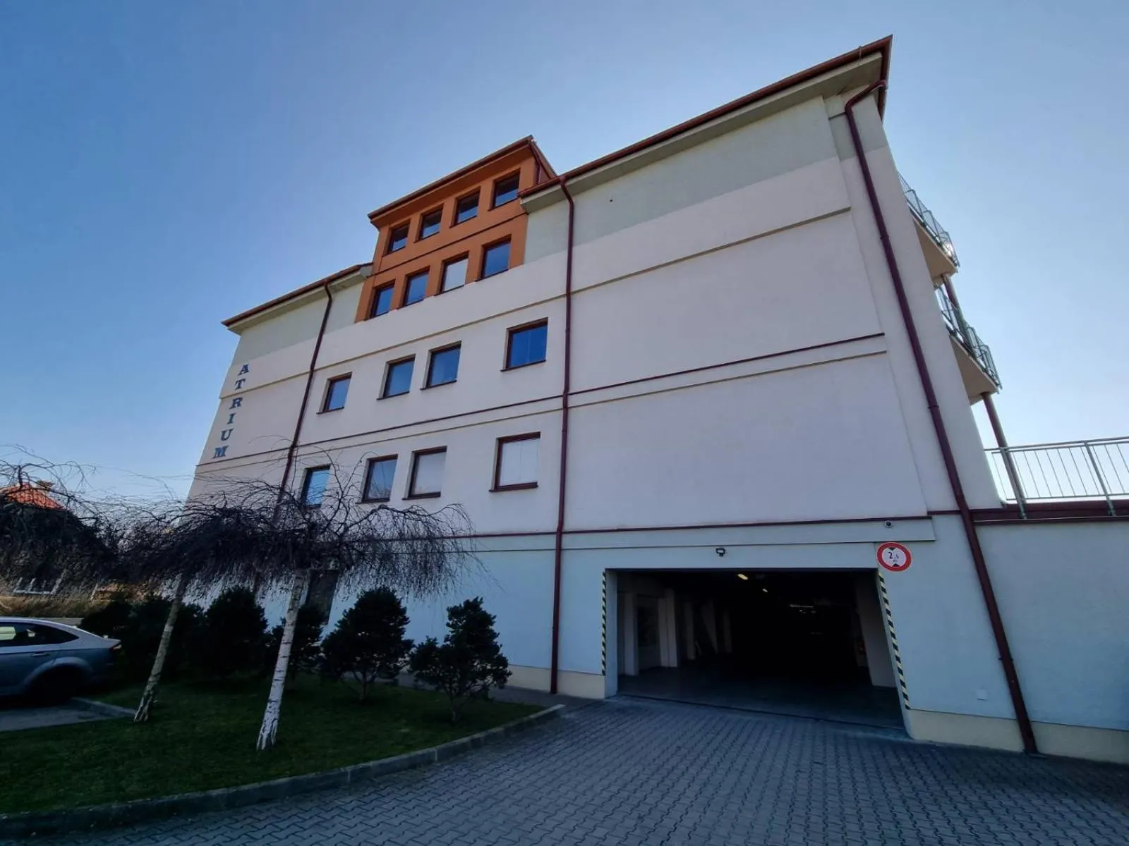 Property building in Central business apartment - FREE PARKING