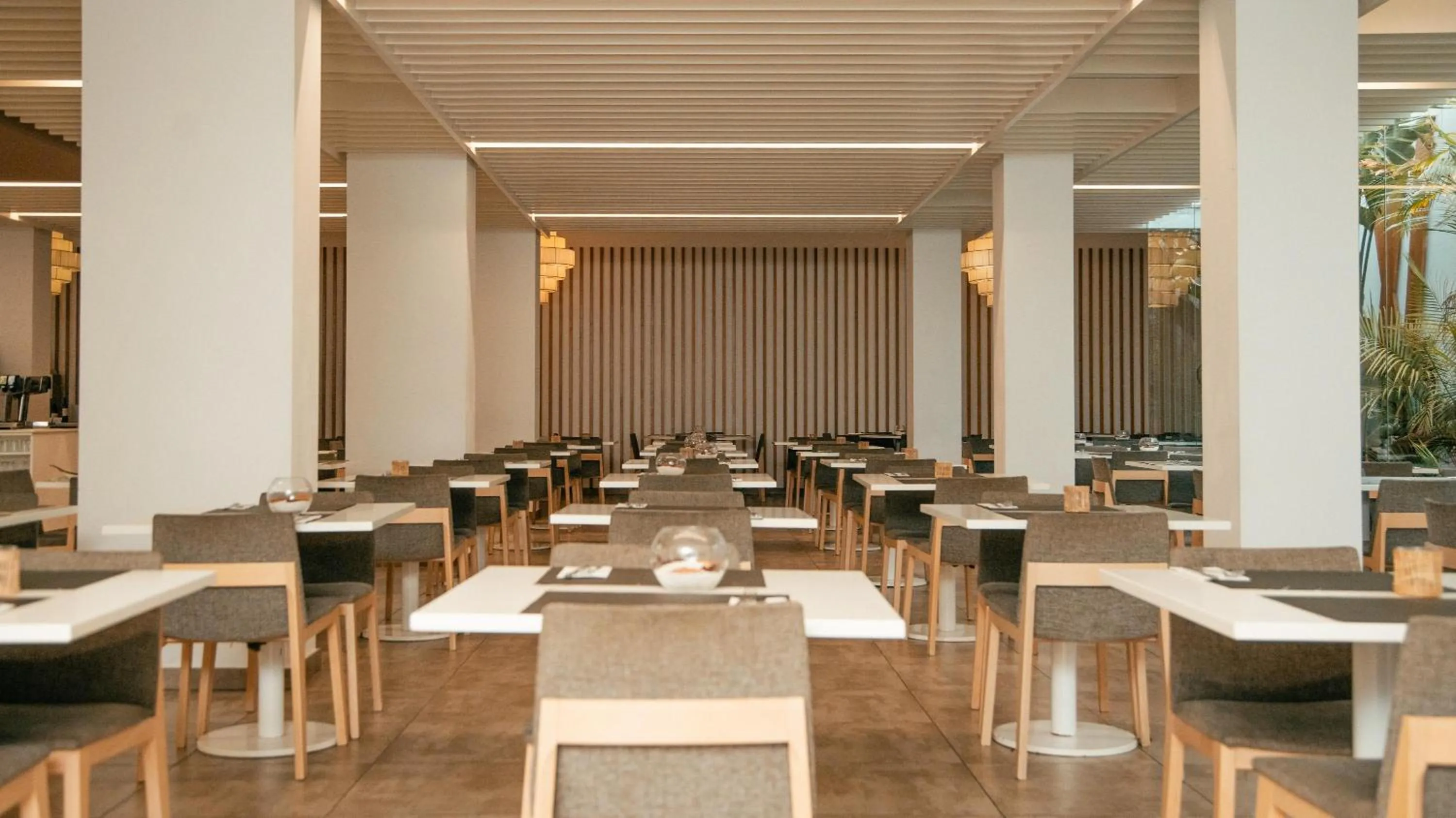 Restaurant/places to eat in Labranda Bahía de Lobos