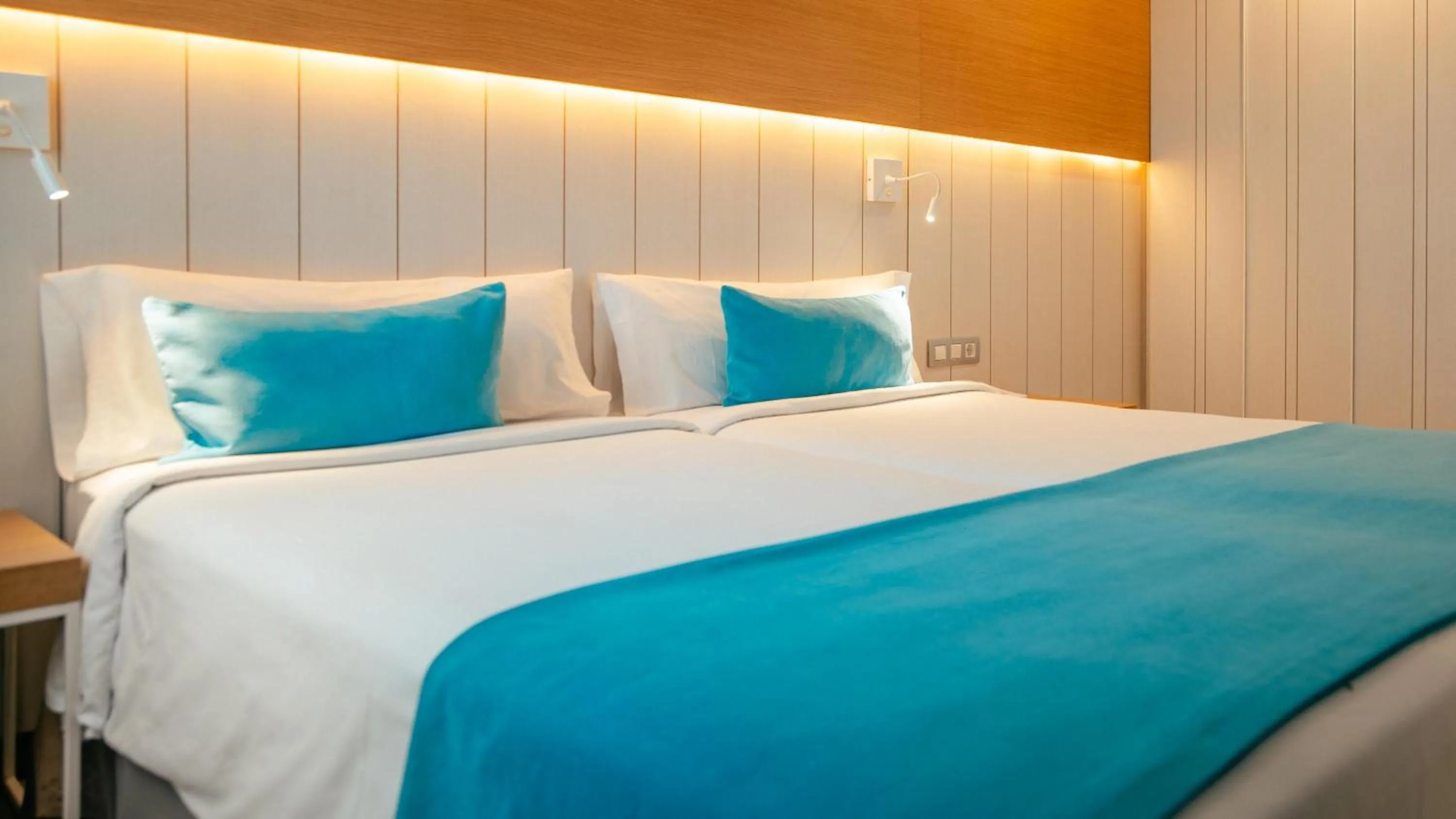 Photo of the whole room, Bed in Labranda Bahía de Lobos