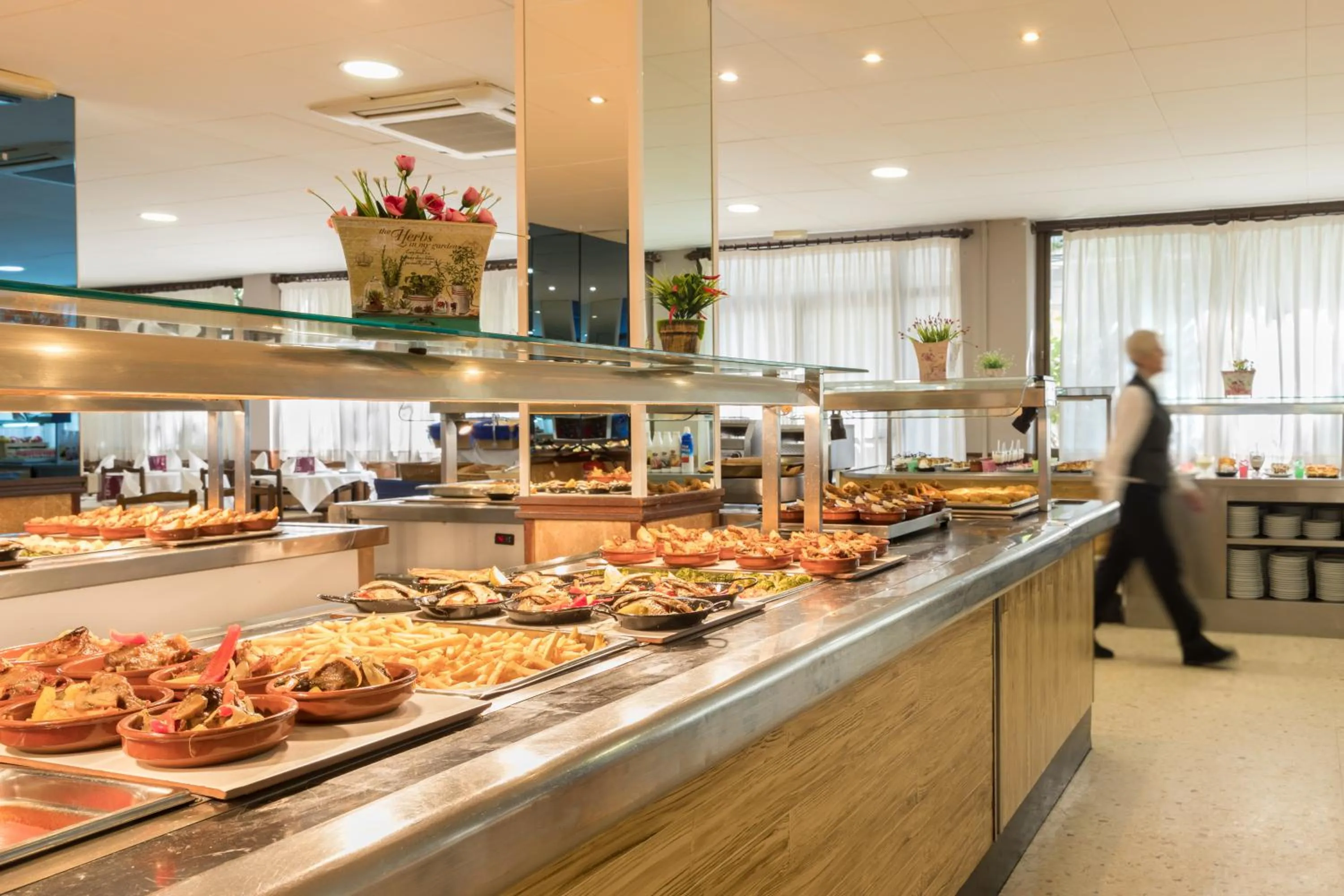 Restaurant/places to eat in htop Palm Beach & SPA #htopEnjoy