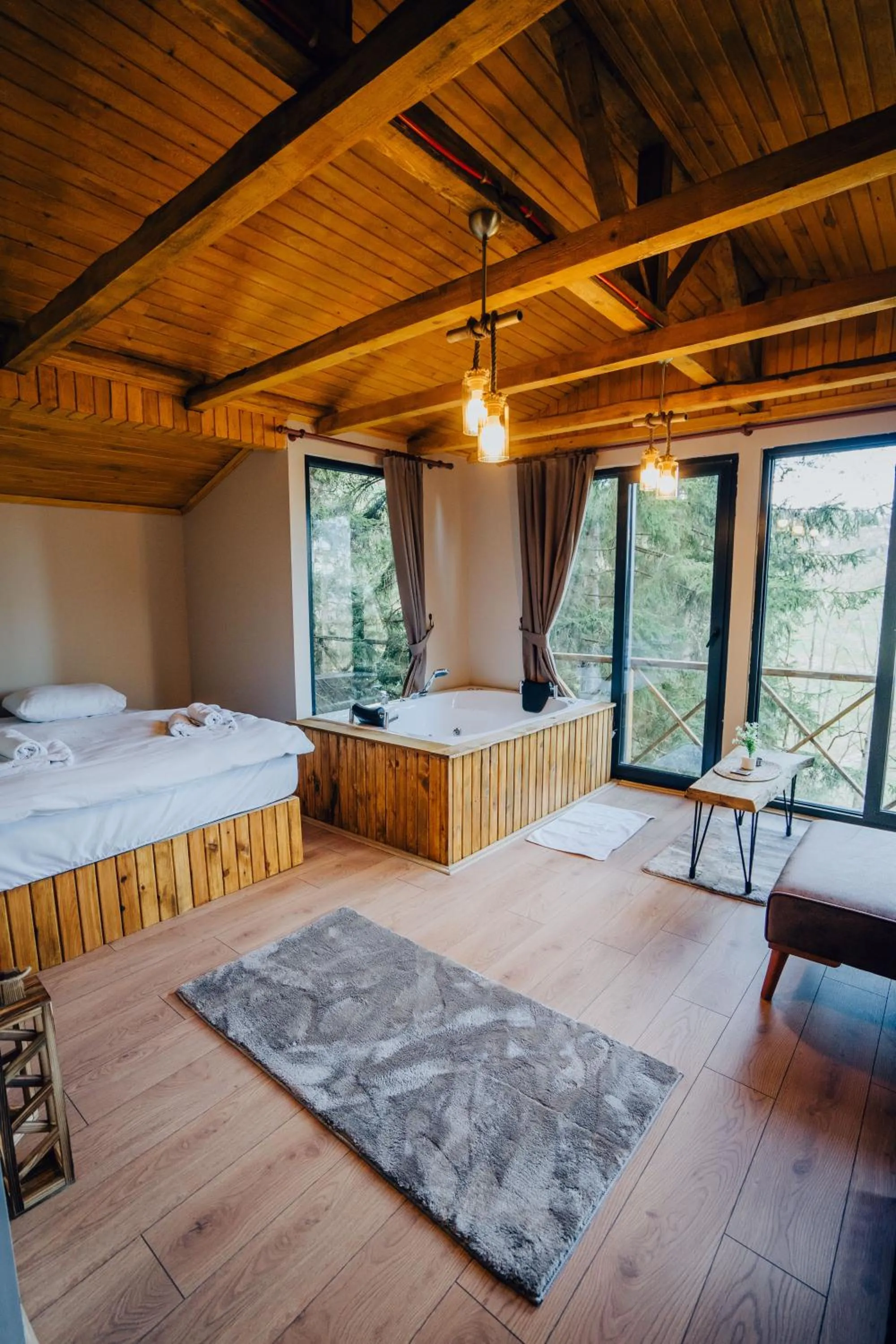 View (from property/room), Bed in Montana Suite Bungalows