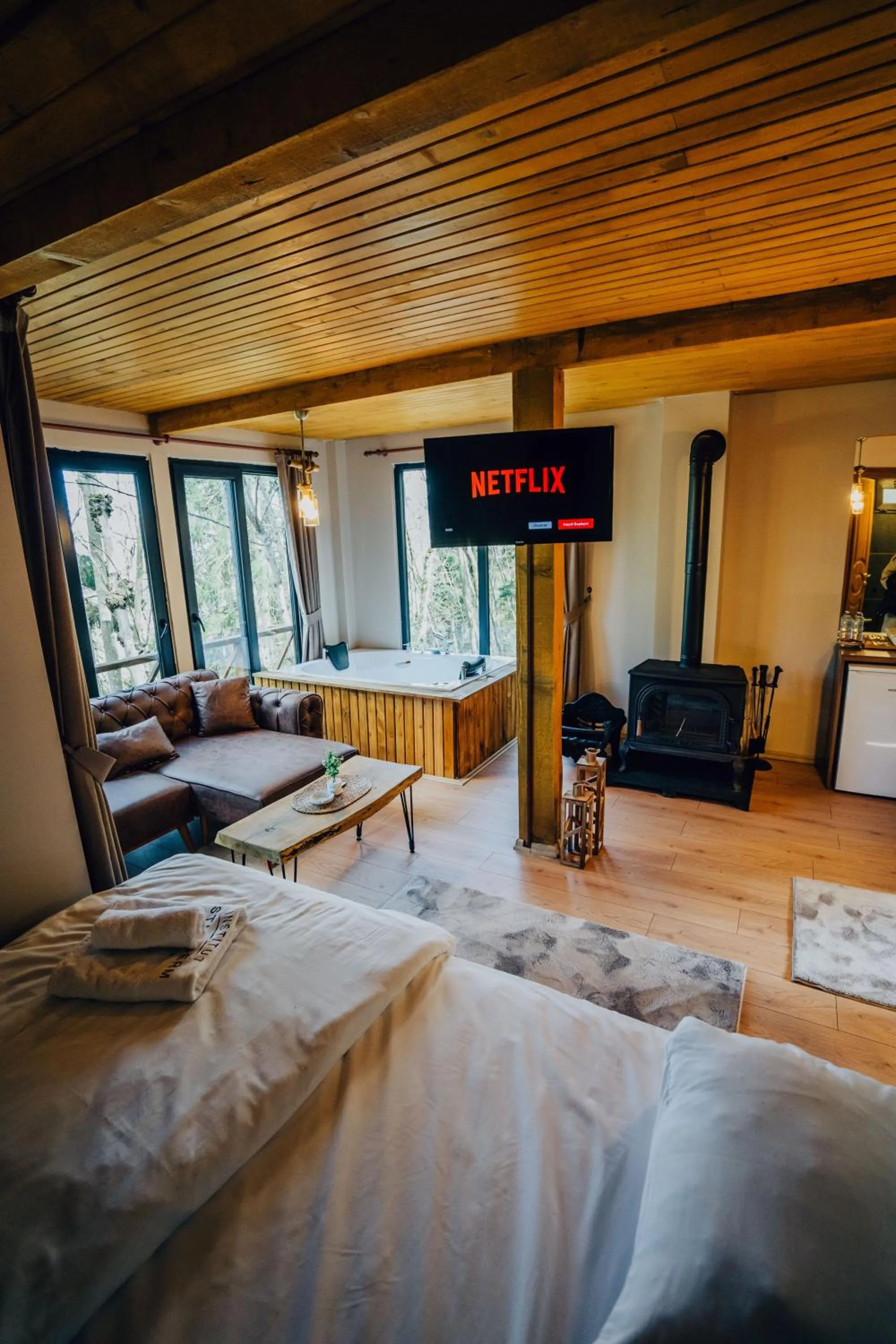 View (from property/room), Bed in Montana Suite Bungalows