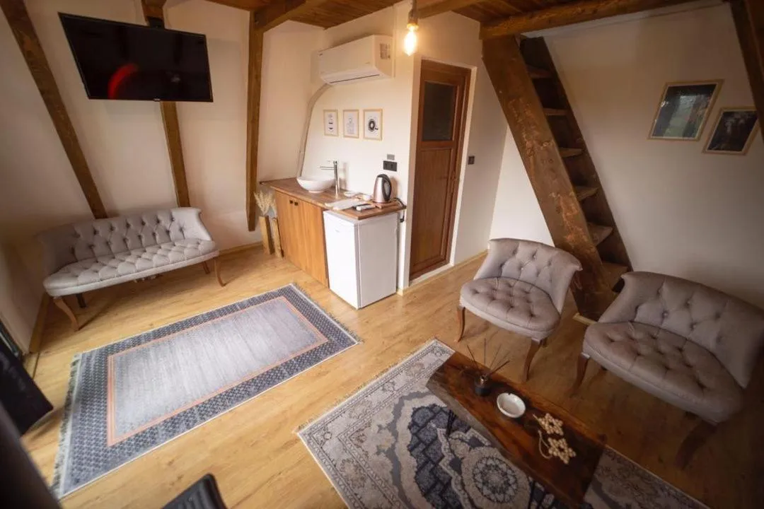 TV and multimedia in Montana Suite Bungalows