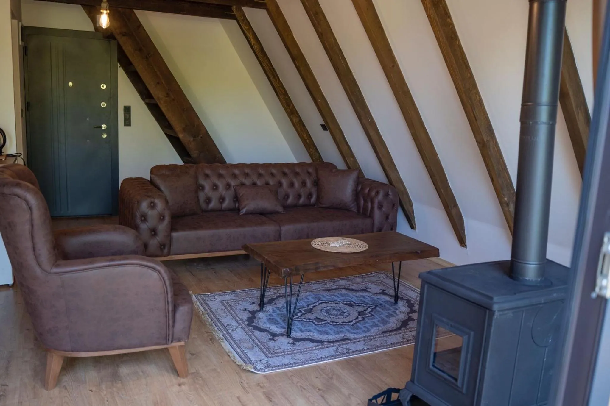Living room in Montana Suite Bungalows