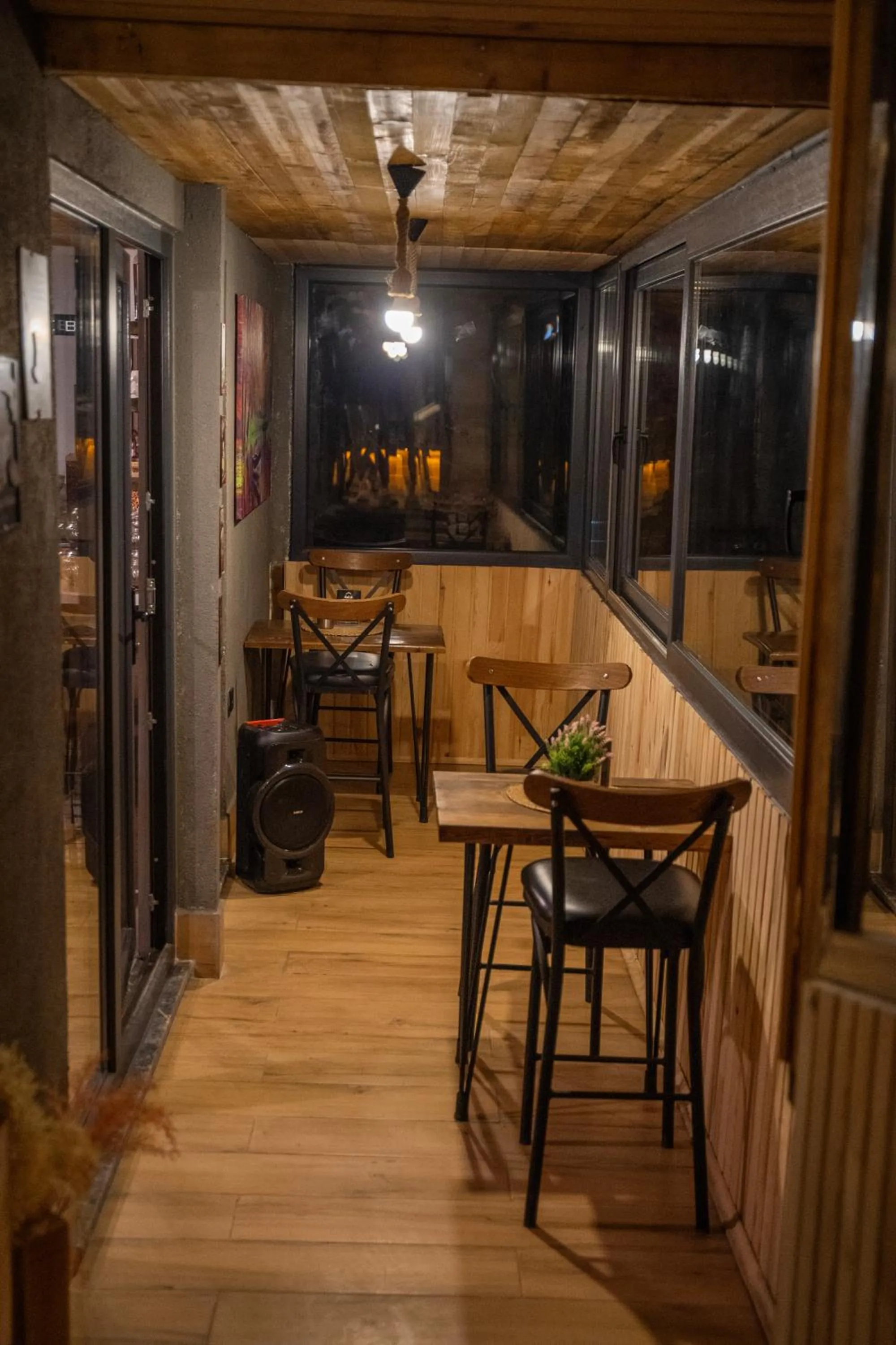 Restaurant/places to eat in Montana Suite Bungalows