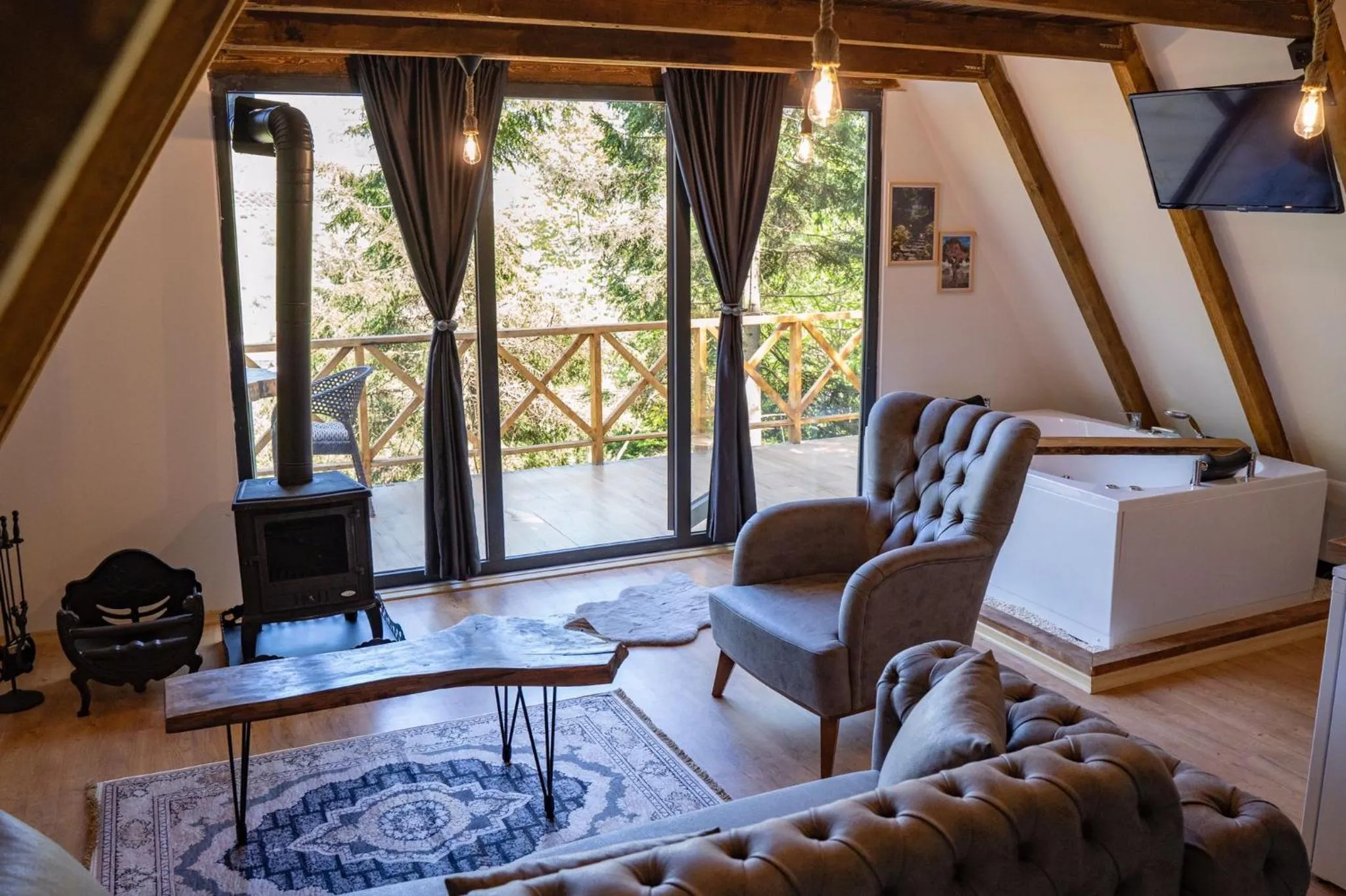 Living room in Montana Suite Bungalows