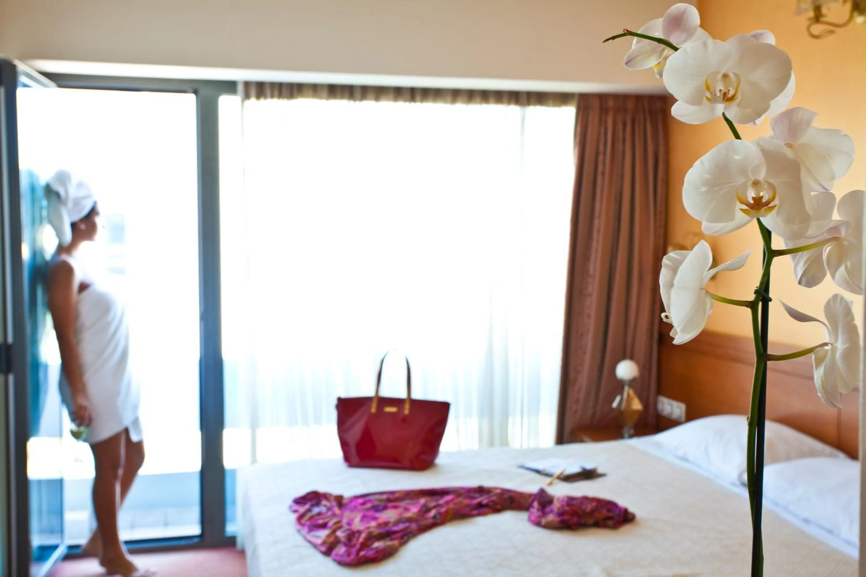 Bed in Crystal City Hotel