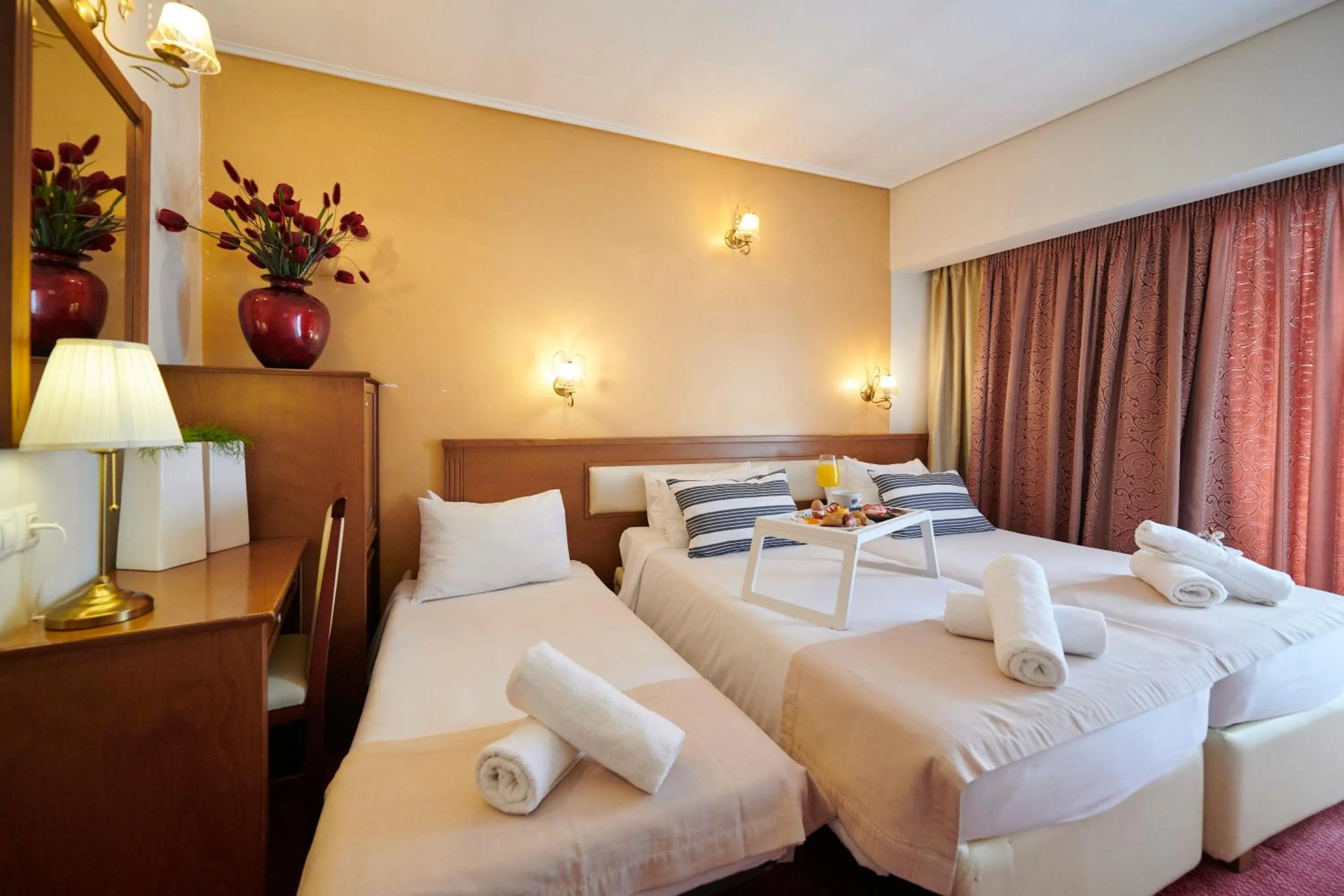 Bed in Crystal City Hotel