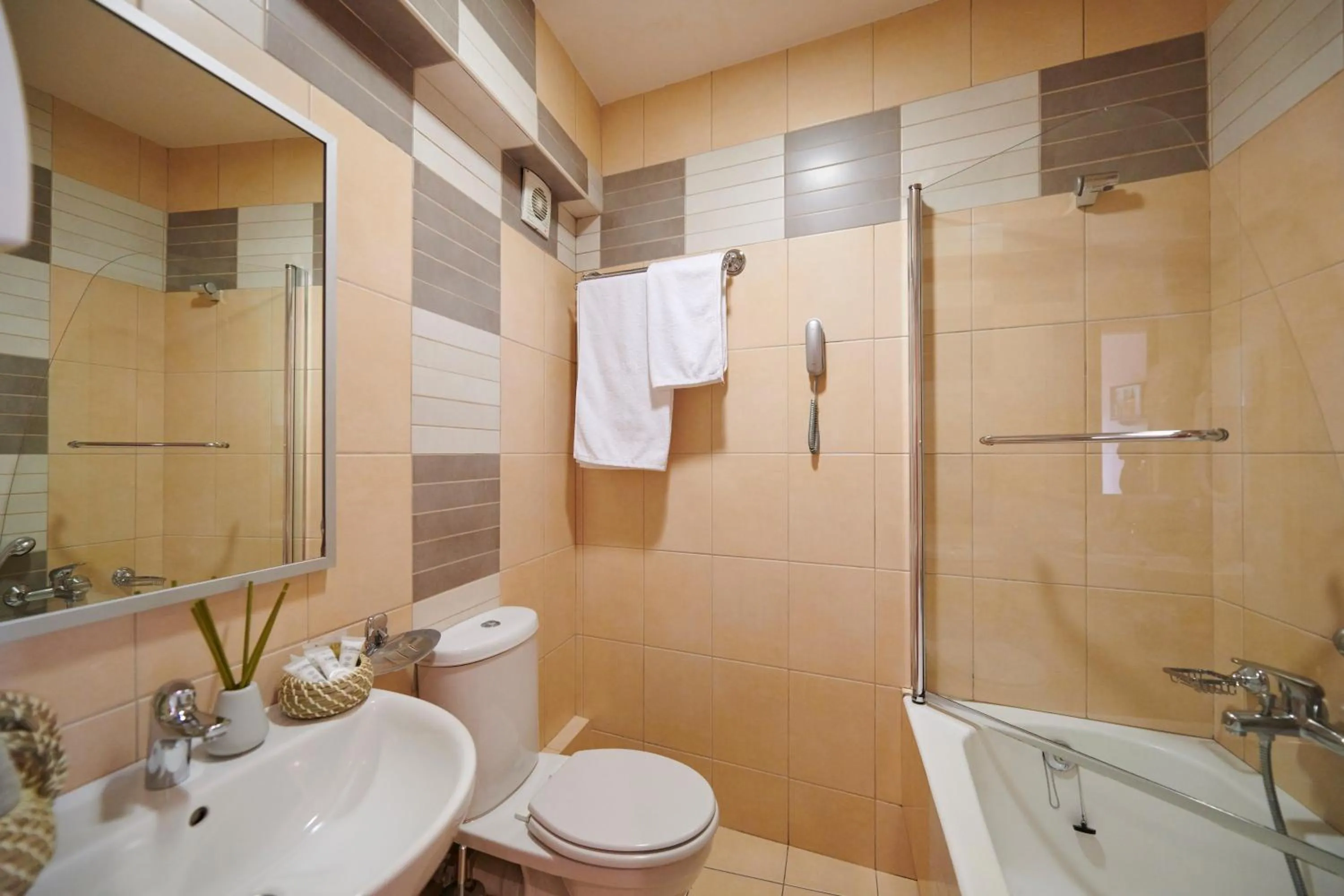 Bathroom in Crystal City Hotel