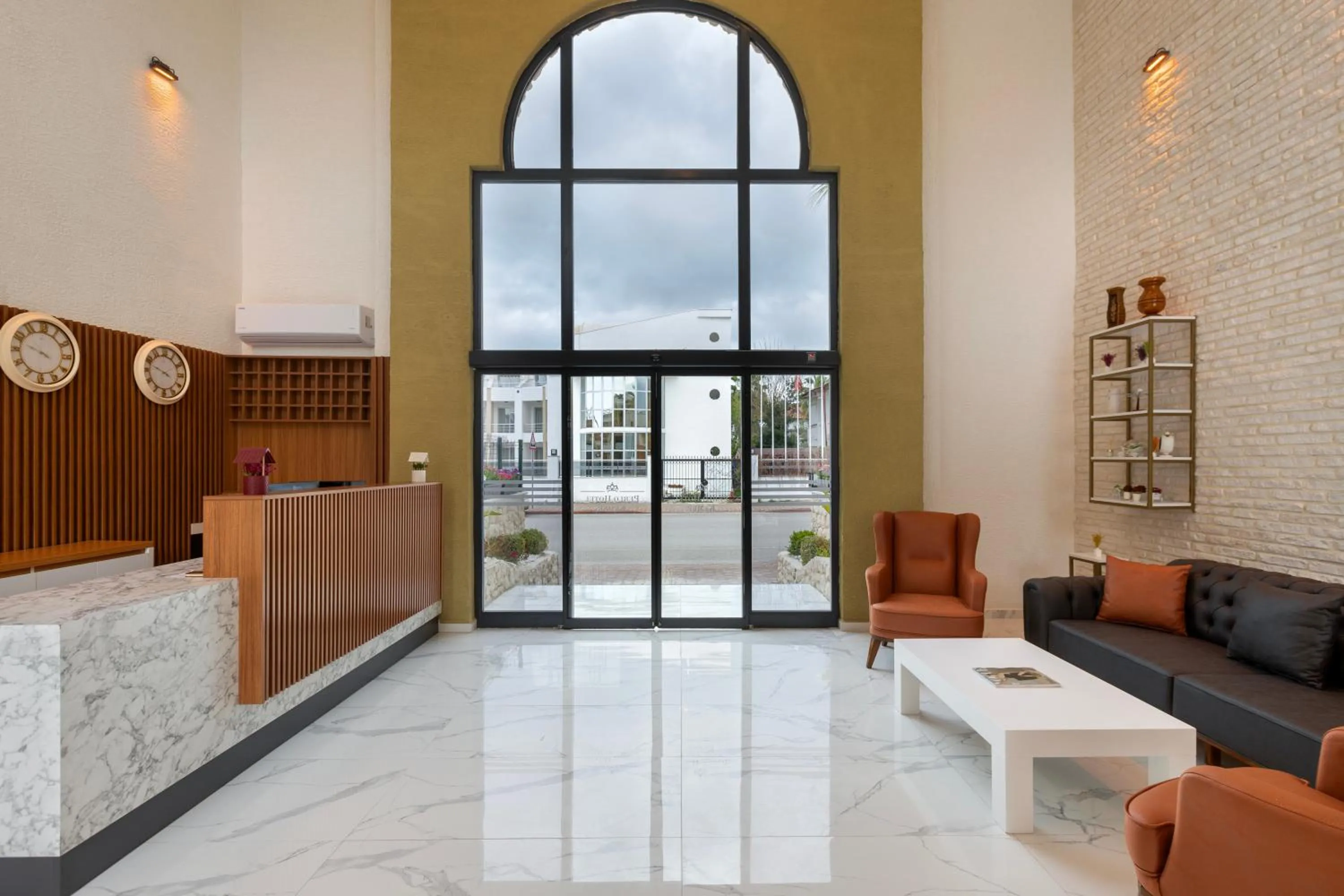 Facade/entrance in Royal Dream's Hotel