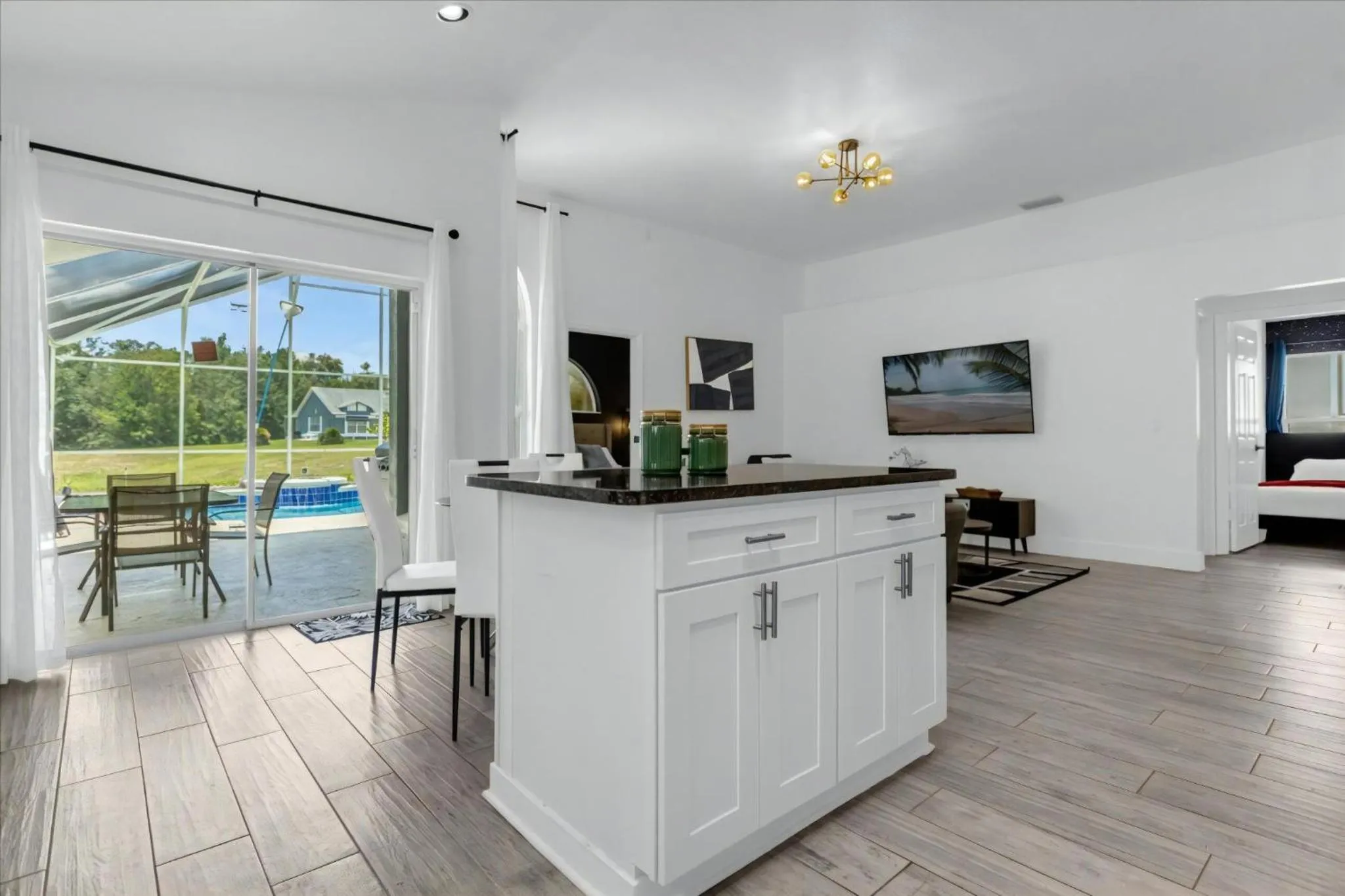 Property building in 3 Bedrooms 2 Bathrooms Lindfields 3026 Bc