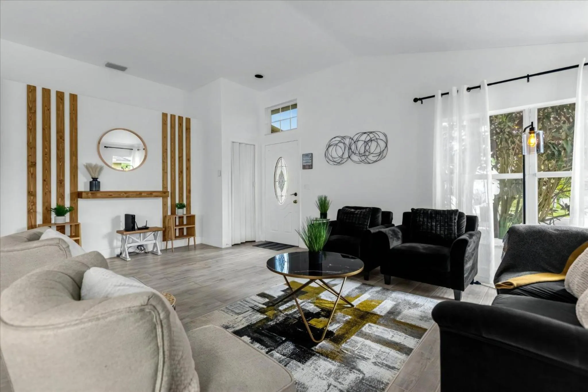 Property building in 3 Bedrooms 2 Bathrooms Lindfields 3026 Bc