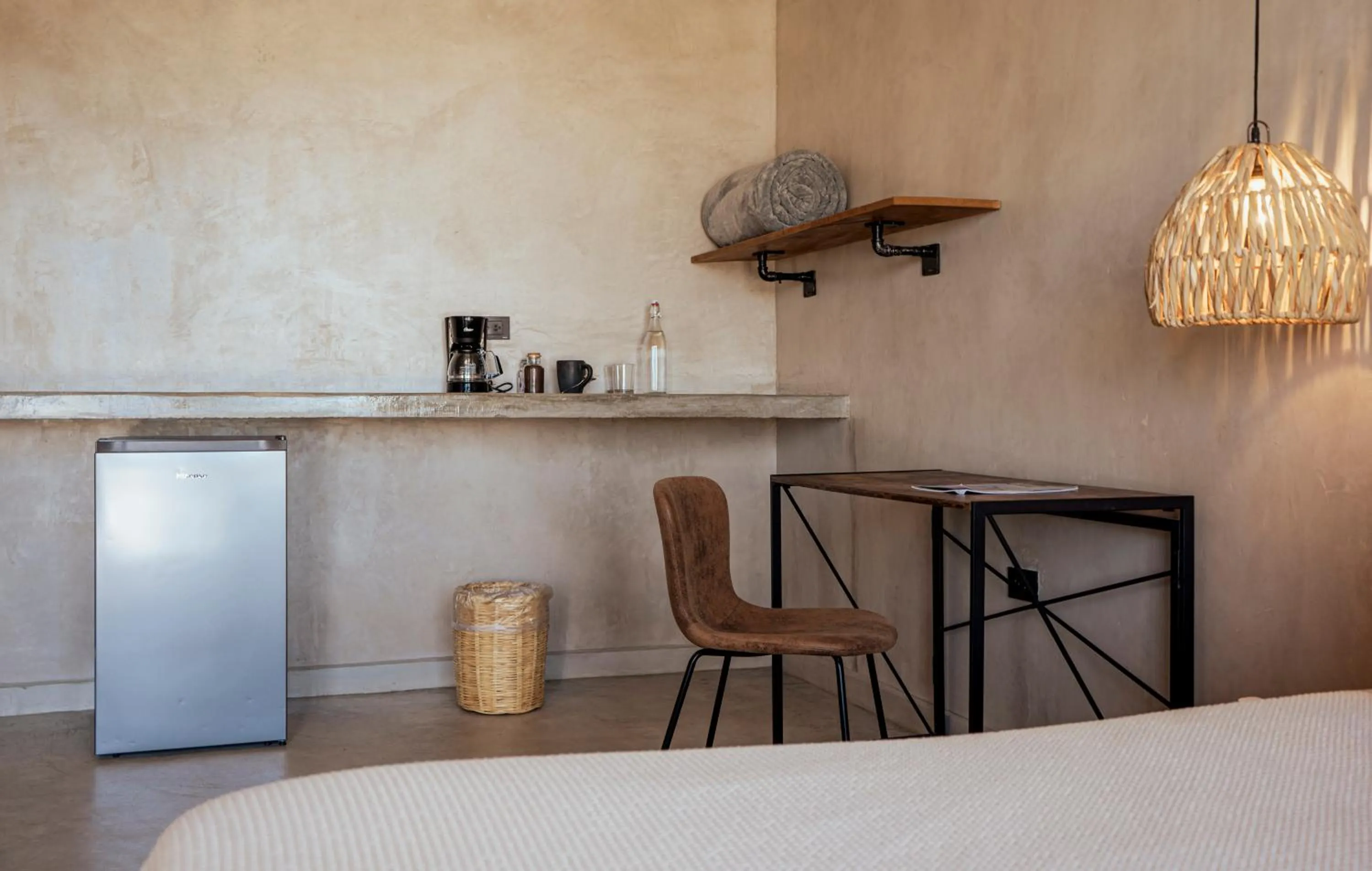 hair dresser, Bed in Baja Temple