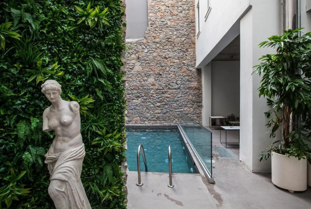 Swimming pool in Art Hotel Athens