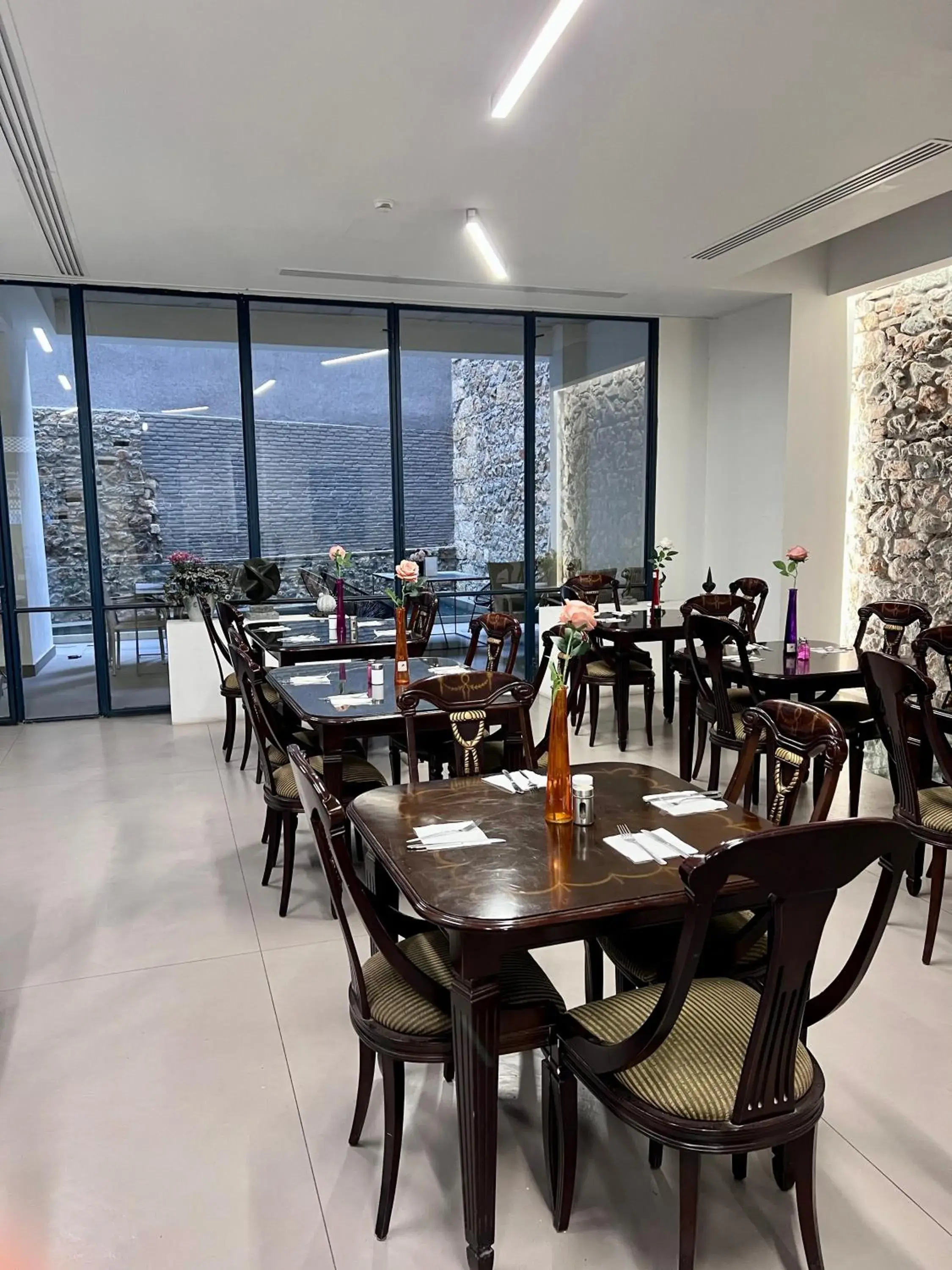 Restaurant/places to eat in Art Hotel Athens Restaurant/places to eat in Art Hotel Athens