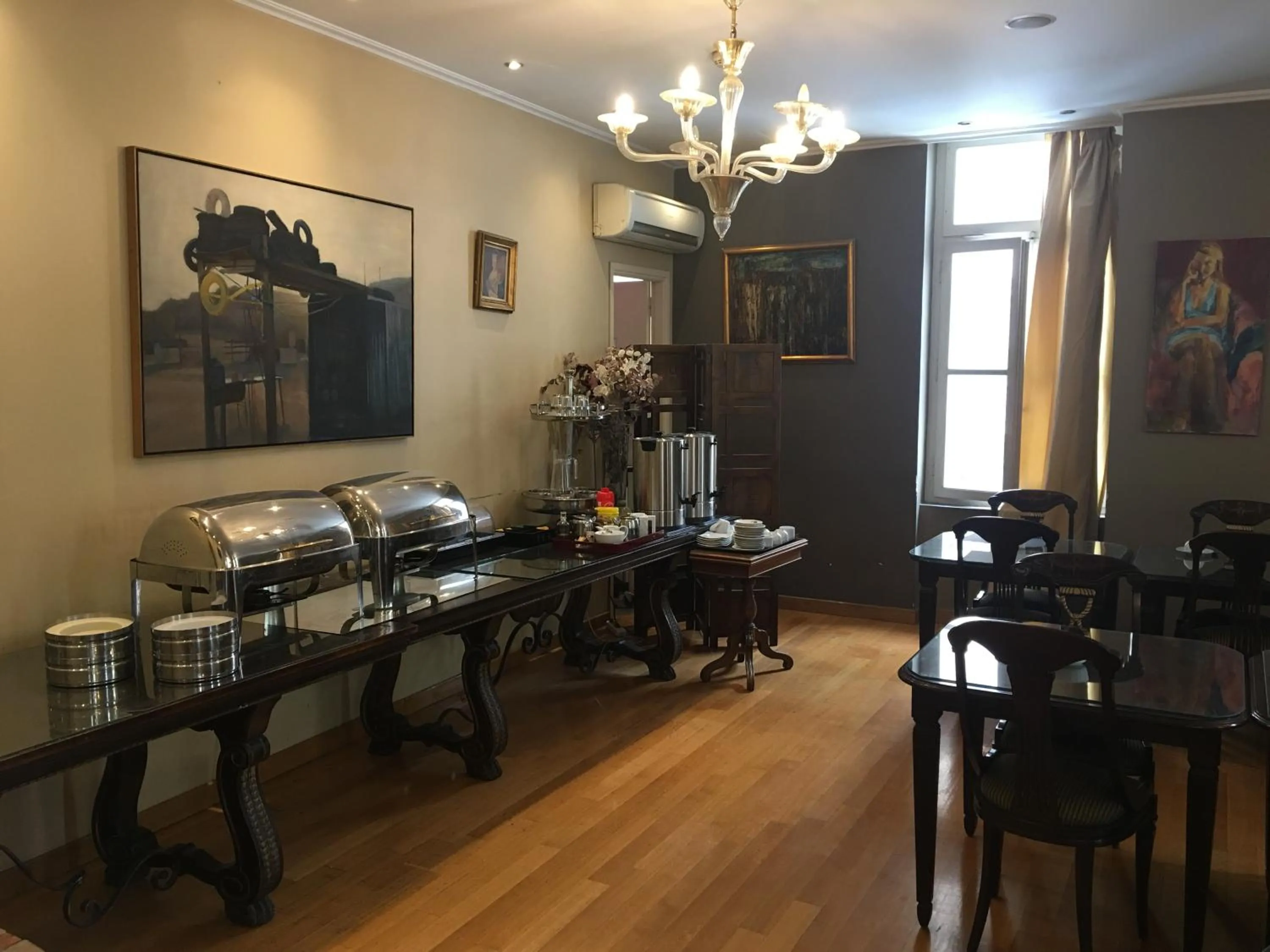 Restaurant/places to eat in Art Hotel Athens