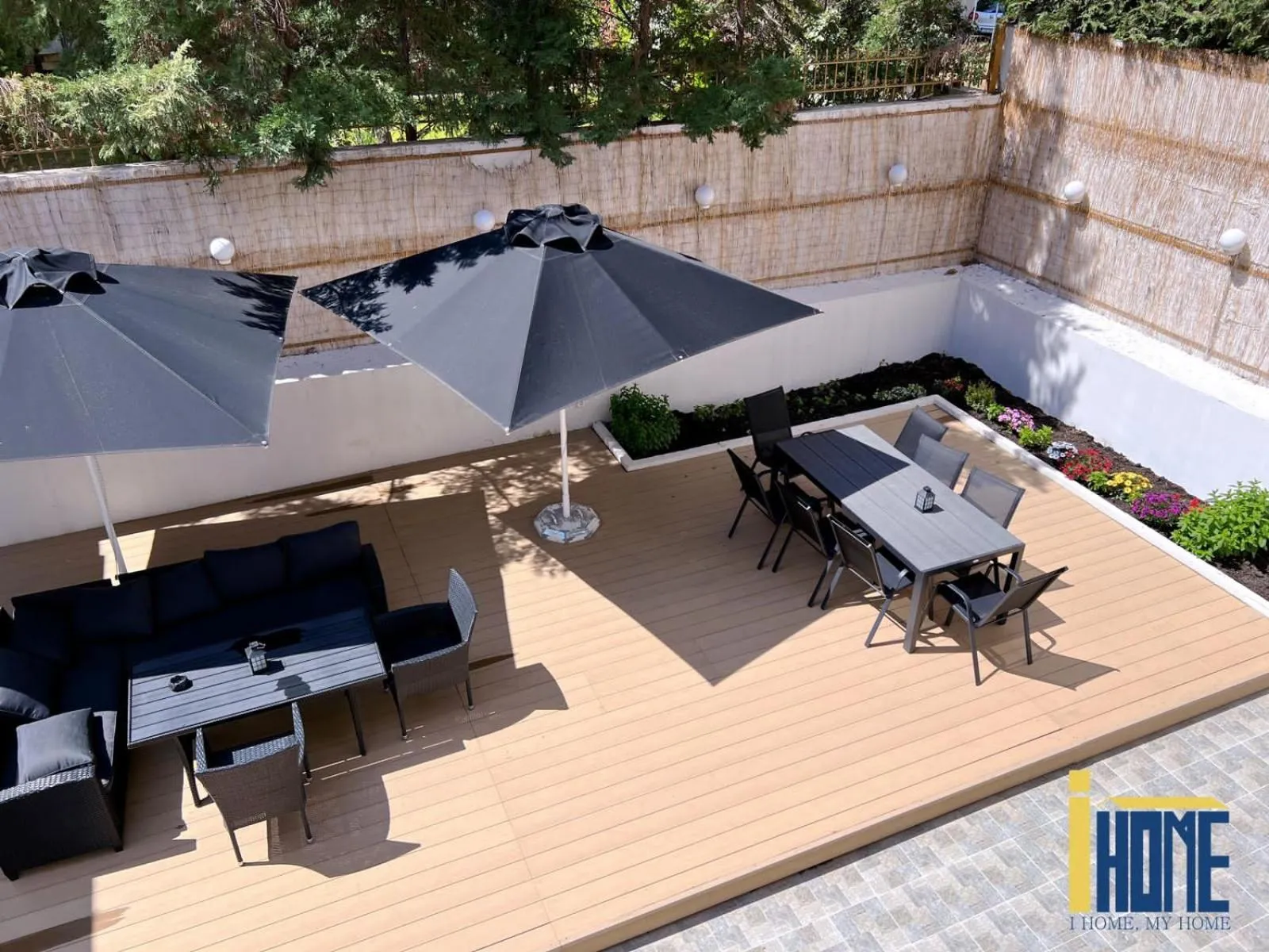 Patio in Skiathou 12 Contemporary Residences